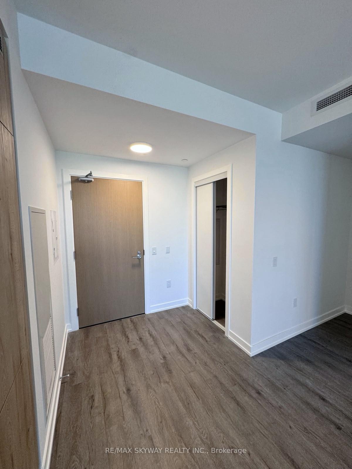 Photo 9 of Unit 903, 21 Meadowdale Road, Vaughan, Vaughan Corporate Centre — HOMEH