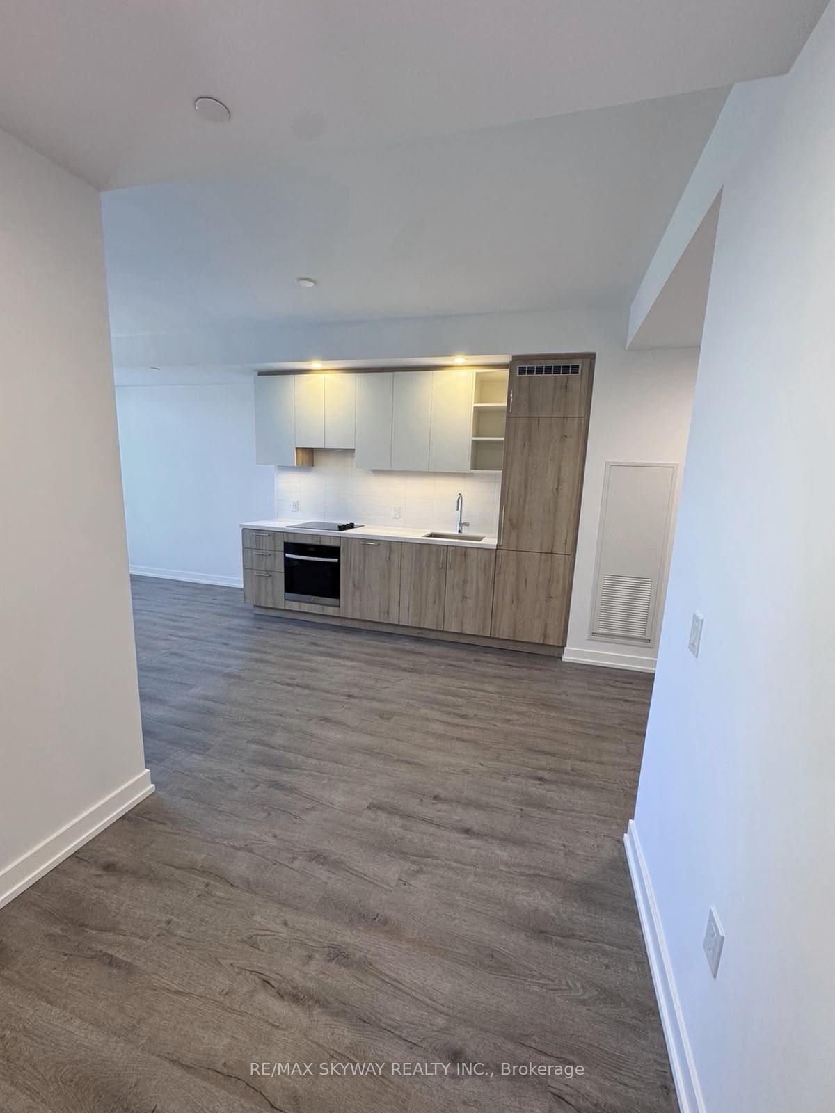 Photo 11 of Unit 903, 21 Meadowdale Road, Vaughan, Vaughan Corporate Centre — HOMEH