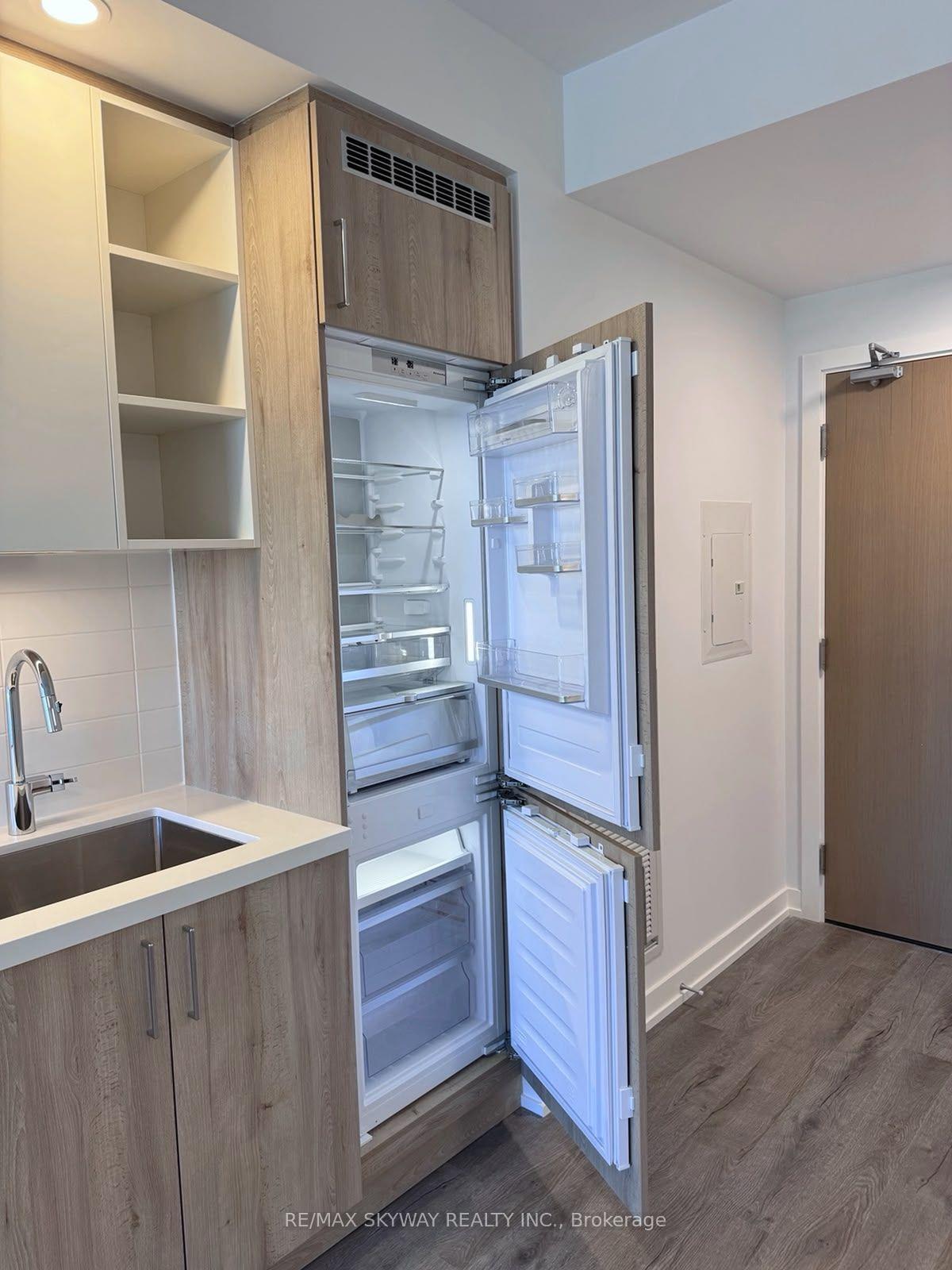 Photo 12 of Unit 903, 21 Meadowdale Road, Vaughan, Vaughan Corporate Centre — HOMEH