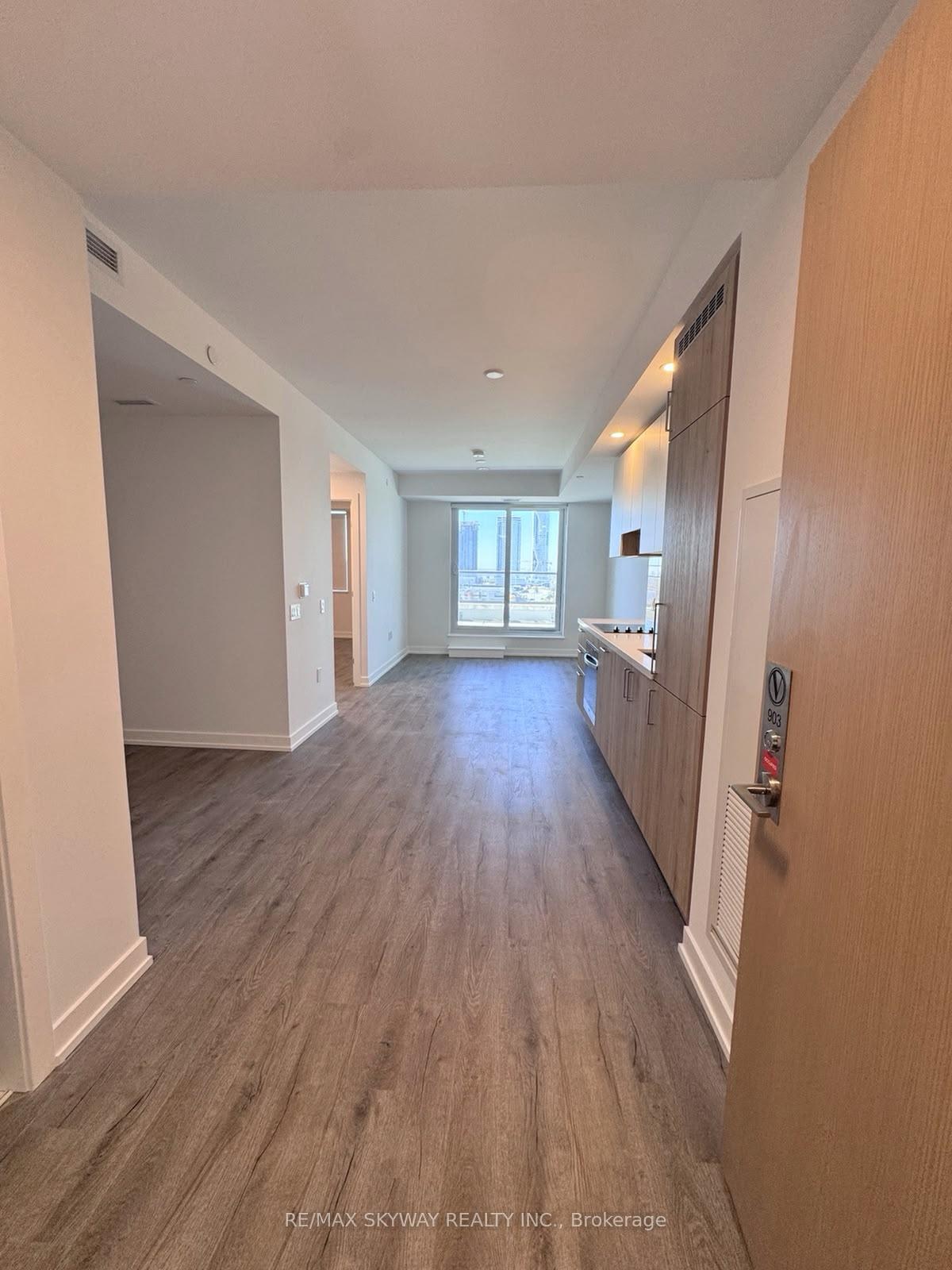 Photo 13 of Unit 903, 21 Meadowdale Road, Vaughan, Vaughan Corporate Centre — HOMEH