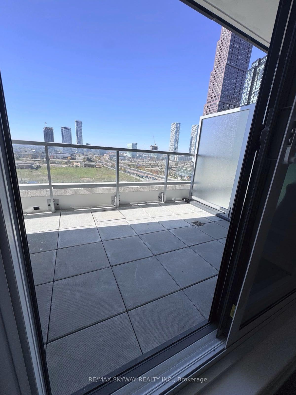 Photo 16 of Unit 903, 21 Meadowdale Road, Vaughan, Vaughan Corporate Centre — HOMEH