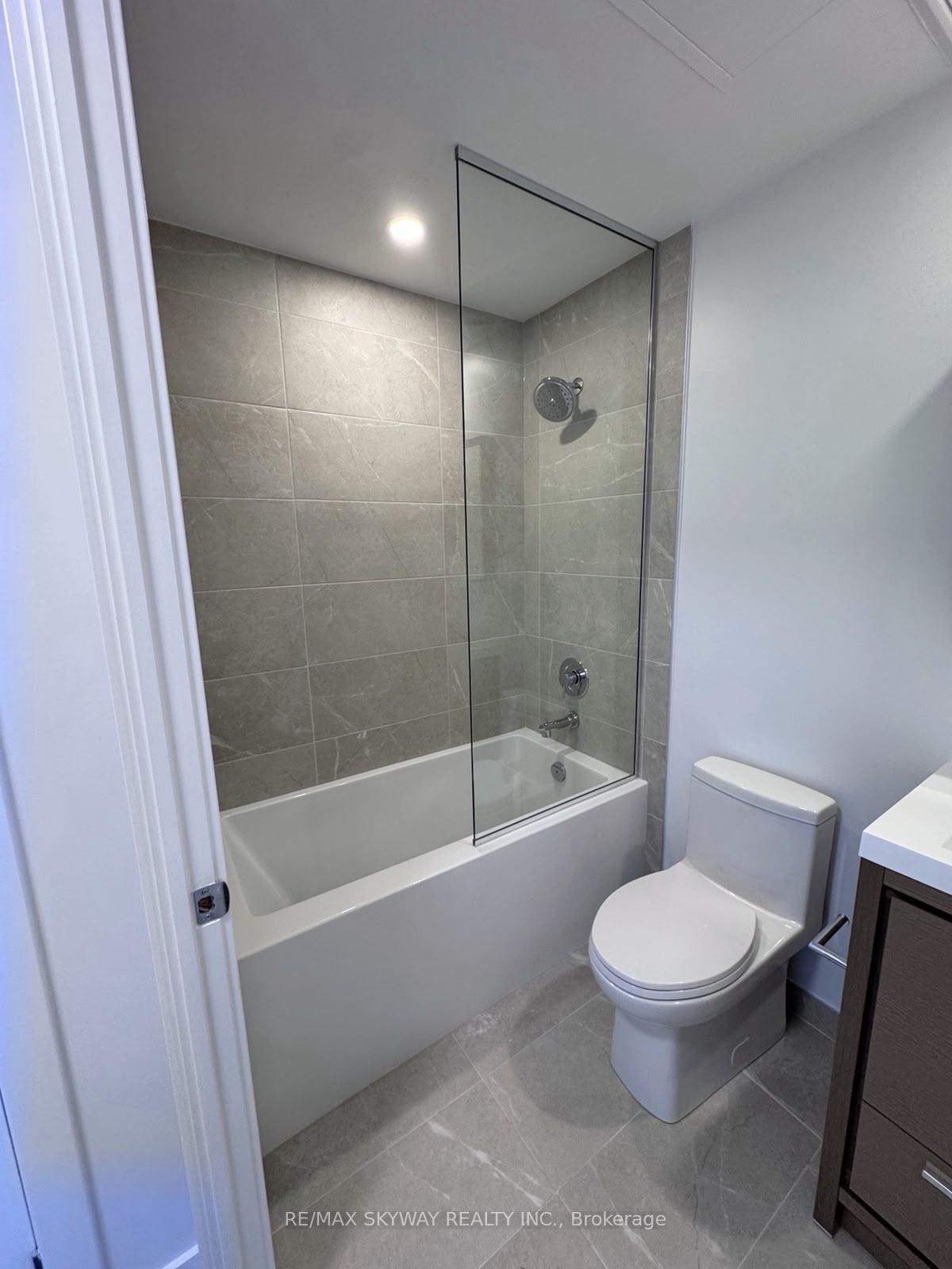 Photo 20 of Unit 903, 21 Meadowdale Road, Vaughan, Vaughan Corporate Centre — HOMEH