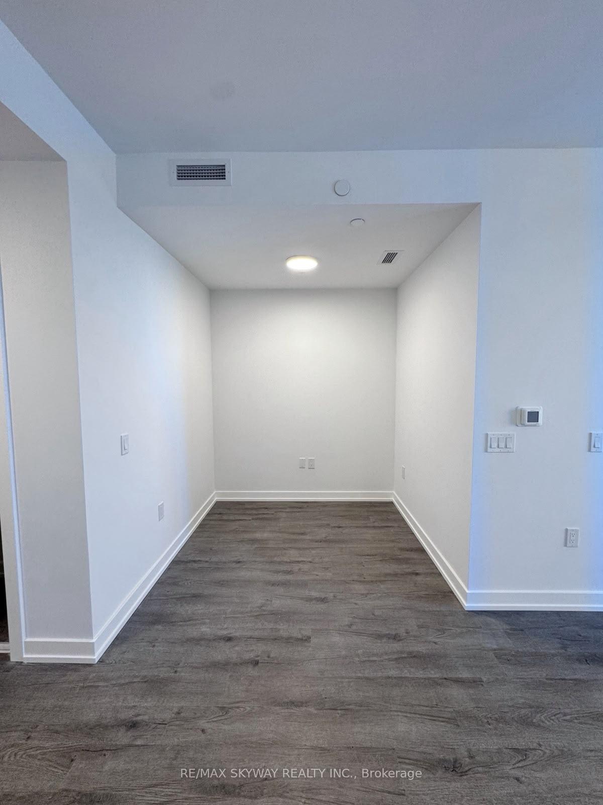 Photo 21 of Unit 903, 21 Meadowdale Road, Vaughan, Vaughan Corporate Centre — HOMEH
