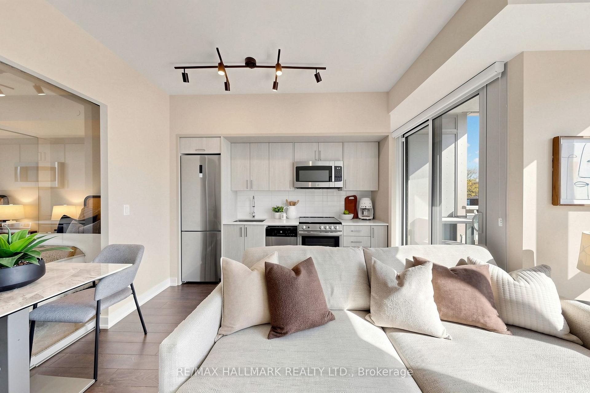 Photo 3 of Unit 305, 1 Cardiff Road, Toronto, Mount Pleasant West — HOMEH