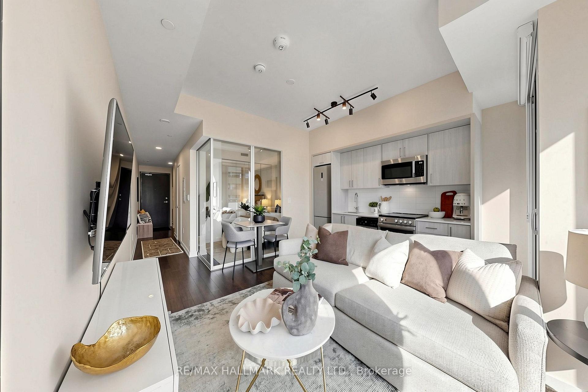 Photo 4 of Unit 305, 1 Cardiff Road, Toronto, Mount Pleasant West — HOMEH