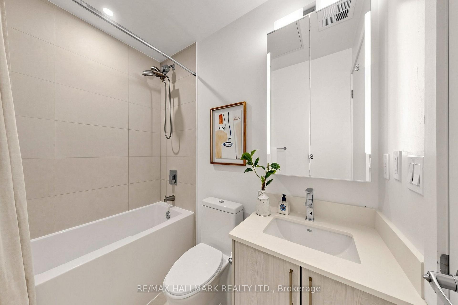 Photo 13 of Unit 305, 1 Cardiff Road, Toronto, Mount Pleasant West — HOMEH