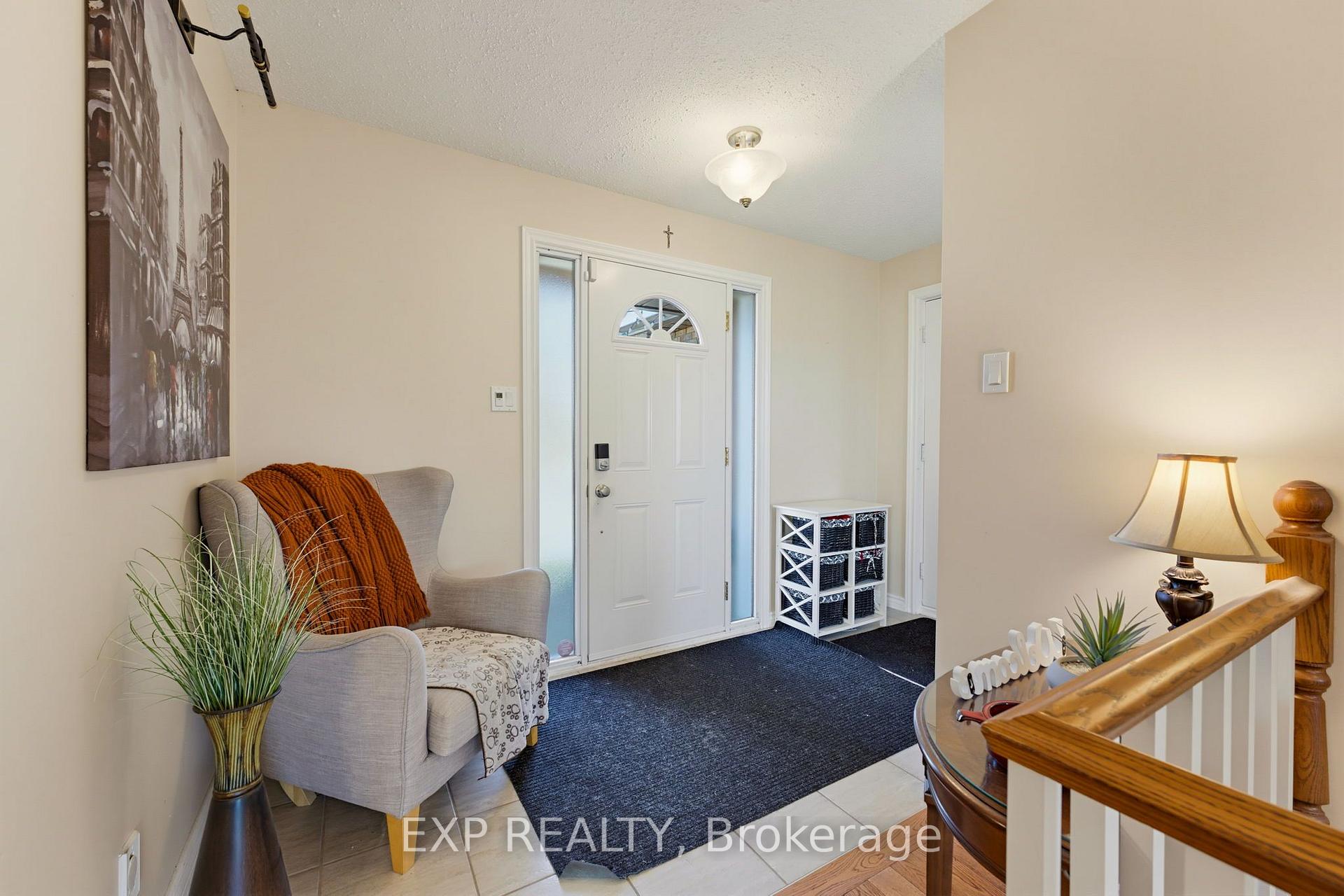 Photo 4 of 6450 Viseneau Drive, Ottawa, Chateauneuf — HOMEH