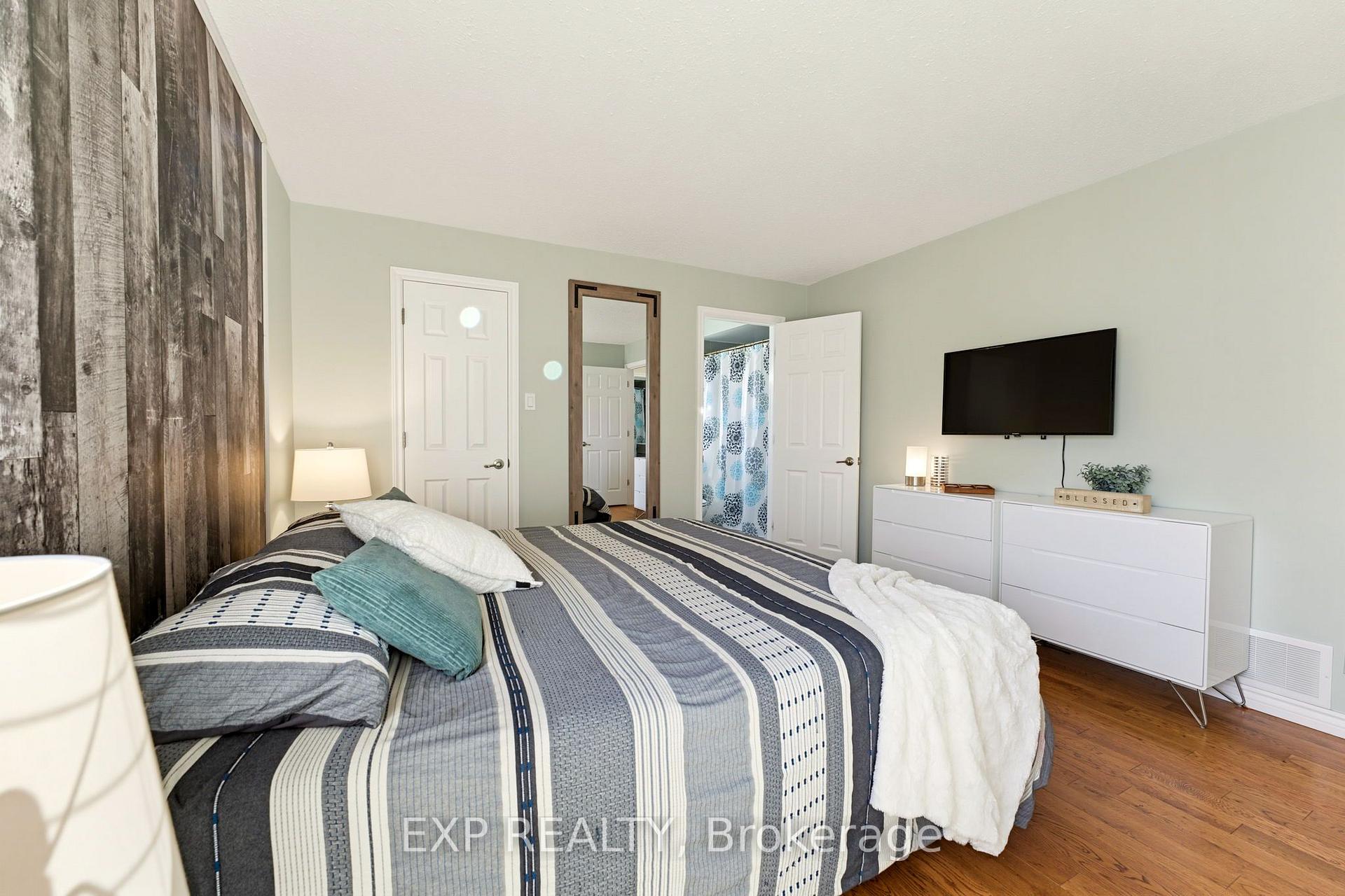 Photo 23 of 6450 Viseneau Drive, Ottawa, Chateauneuf — HOMEH