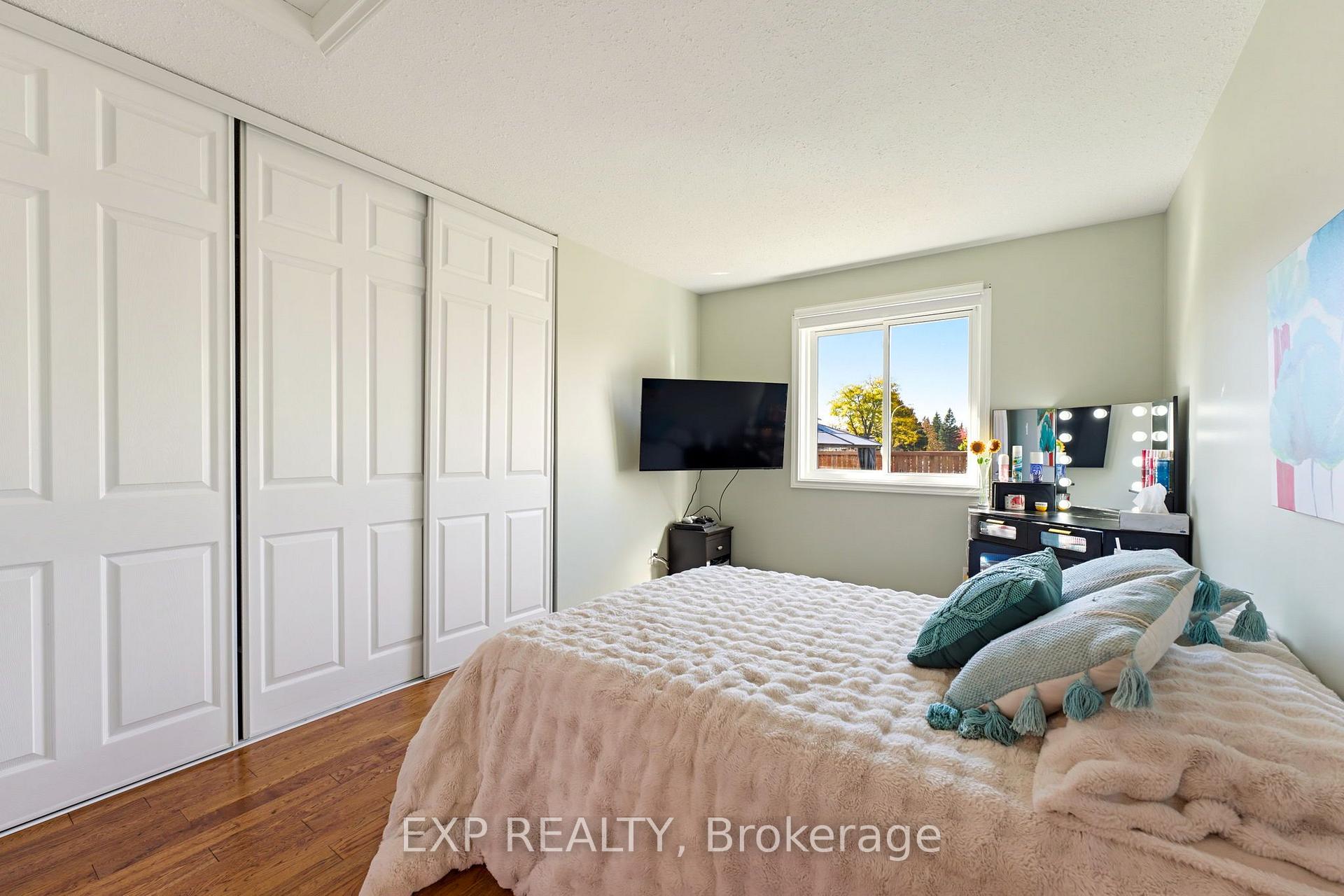 Photo 24 of 6450 Viseneau Drive, Ottawa, Chateauneuf — HOMEH