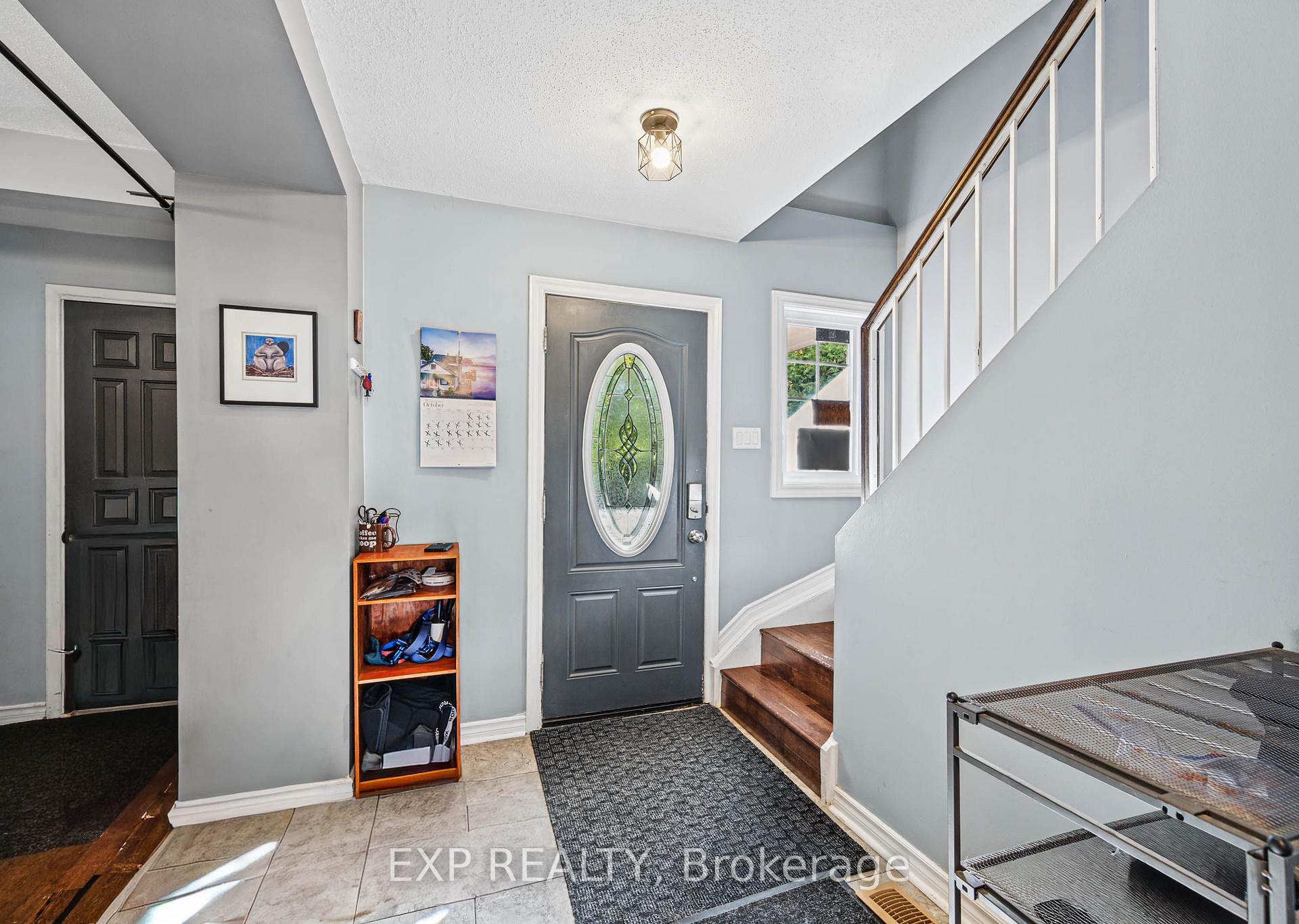 Photo 2 of 1677 Lacombe Drive, Ottawa, Fallingbrook/Pineridge — HOMEH