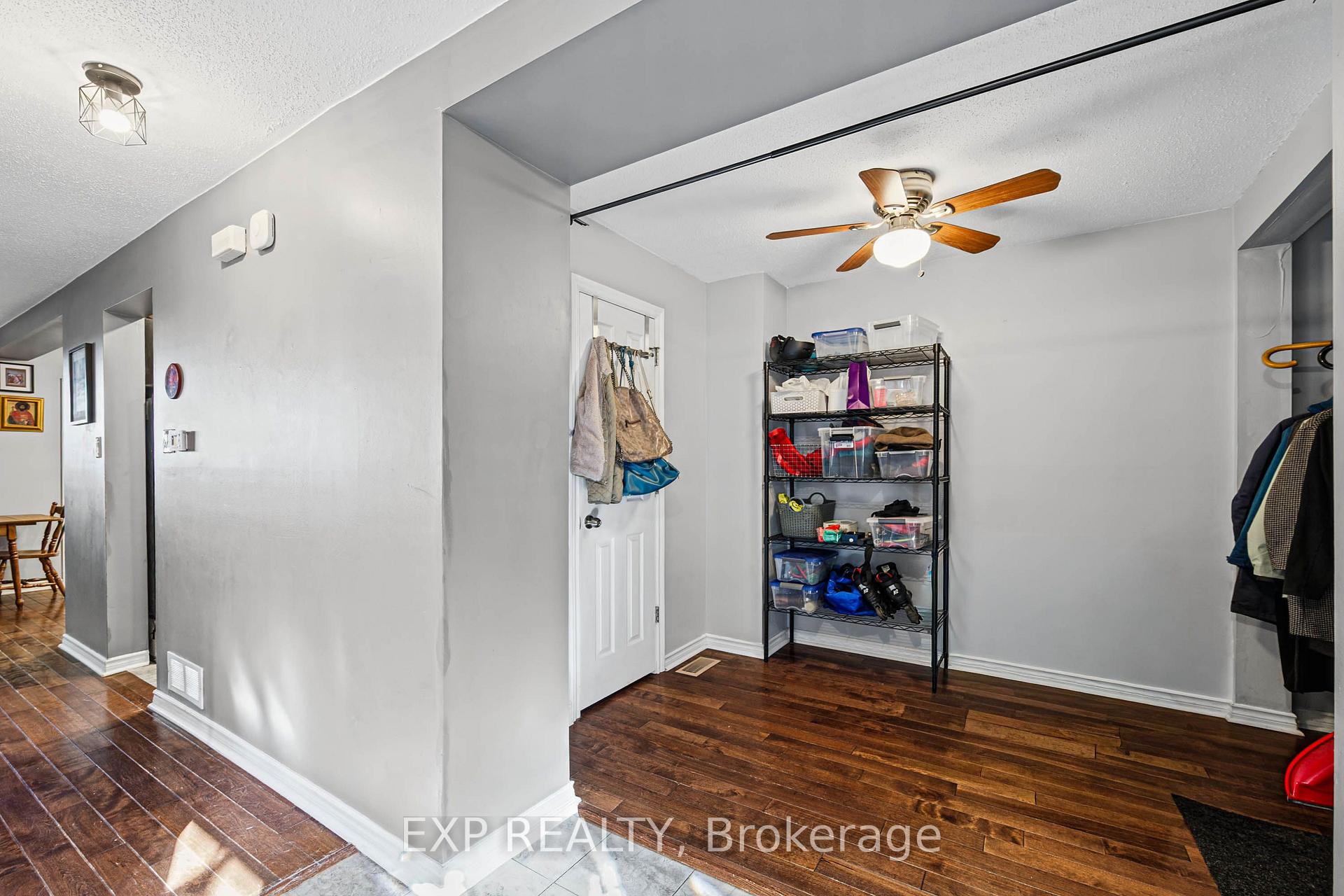 Photo 3 of 1677 Lacombe Drive, Ottawa, Fallingbrook/Pineridge — HOMEH