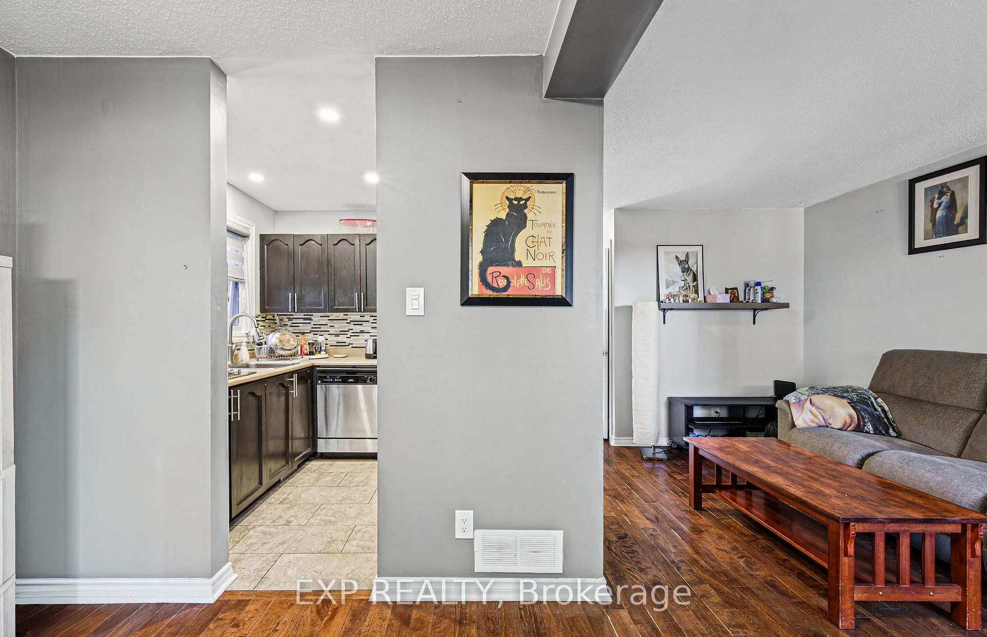 Photo 9 of 1677 Lacombe Drive, Ottawa, Fallingbrook/Pineridge — HOMEH