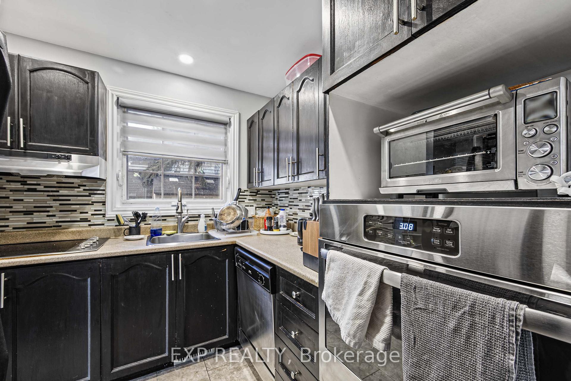 Photo 13 of 1677 Lacombe Drive, Ottawa, Fallingbrook/Pineridge — HOMEH