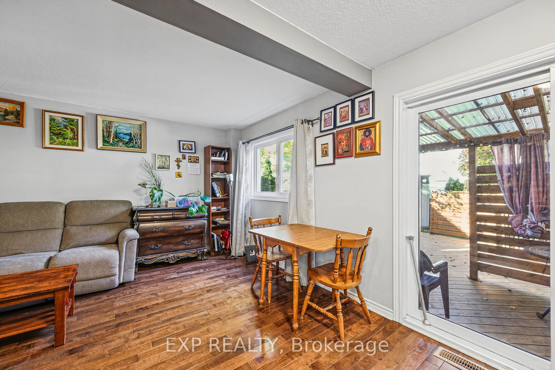 Photo 14 of 1677 Lacombe Drive, Ottawa, Fallingbrook/Pineridge — HOMEH