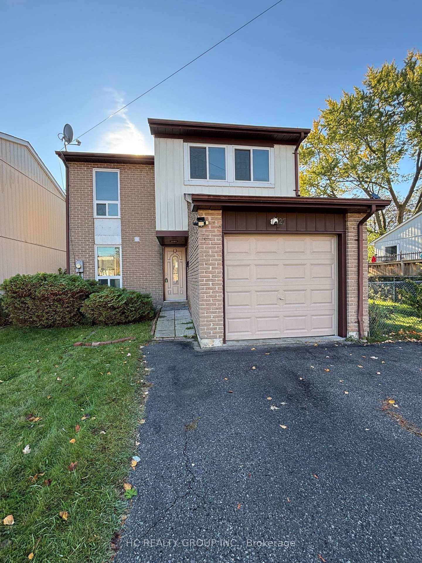 Photo 1 of 27 Lucas Lane, Ajax, South West — HOMEH