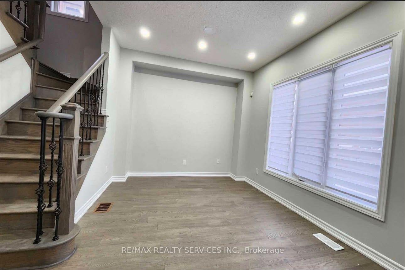 Photo 5 of 91 Daden Oaks Drive, Brampton, Bram East — HOMEH