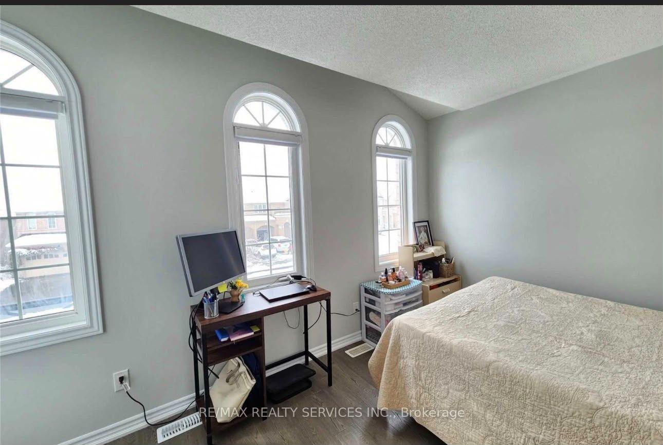 Photo 9 of 91 Daden Oaks Drive, Brampton, Bram East — HOMEH