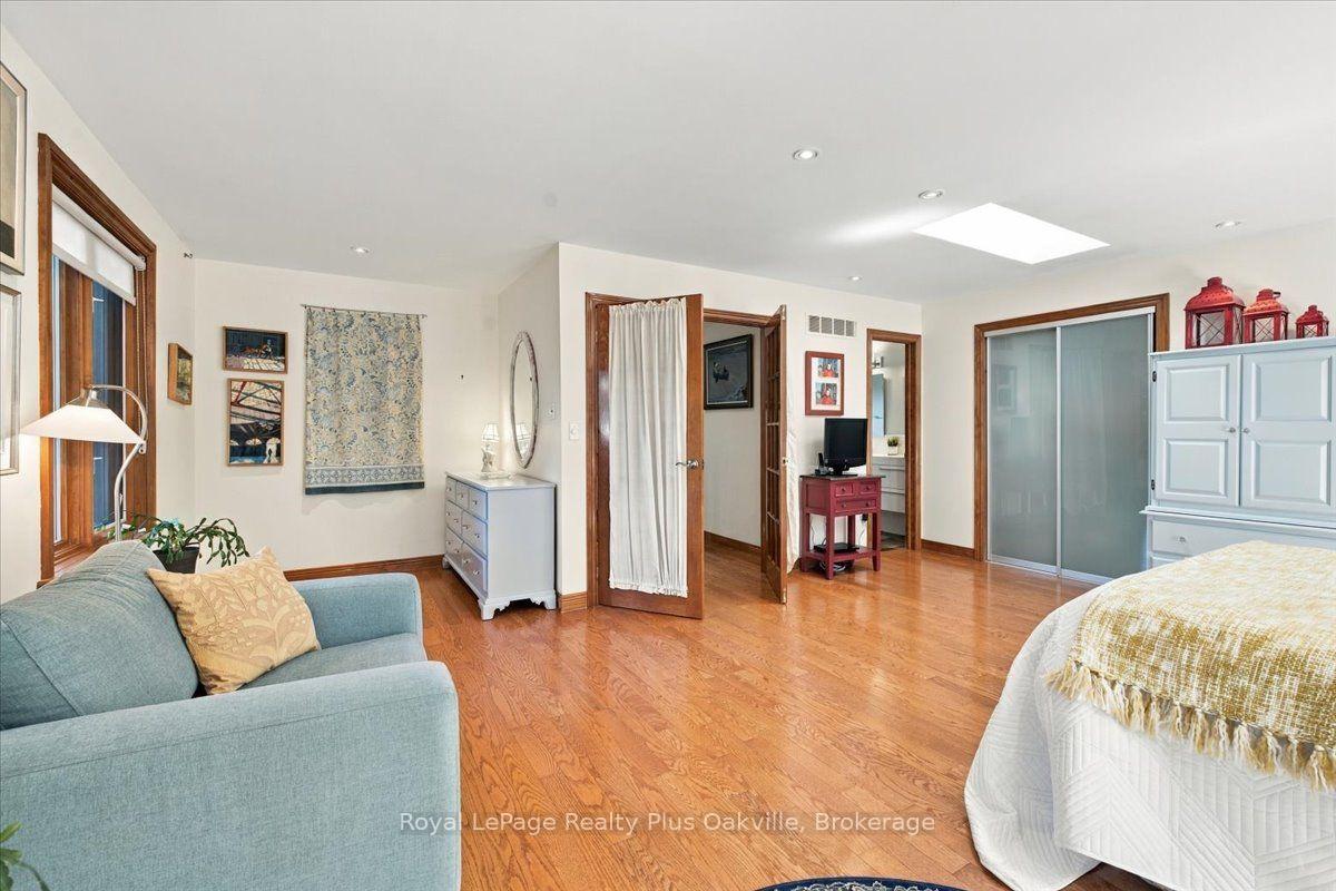 Photo 13 of 362 Winston Road, Oakville, West — HOMEH