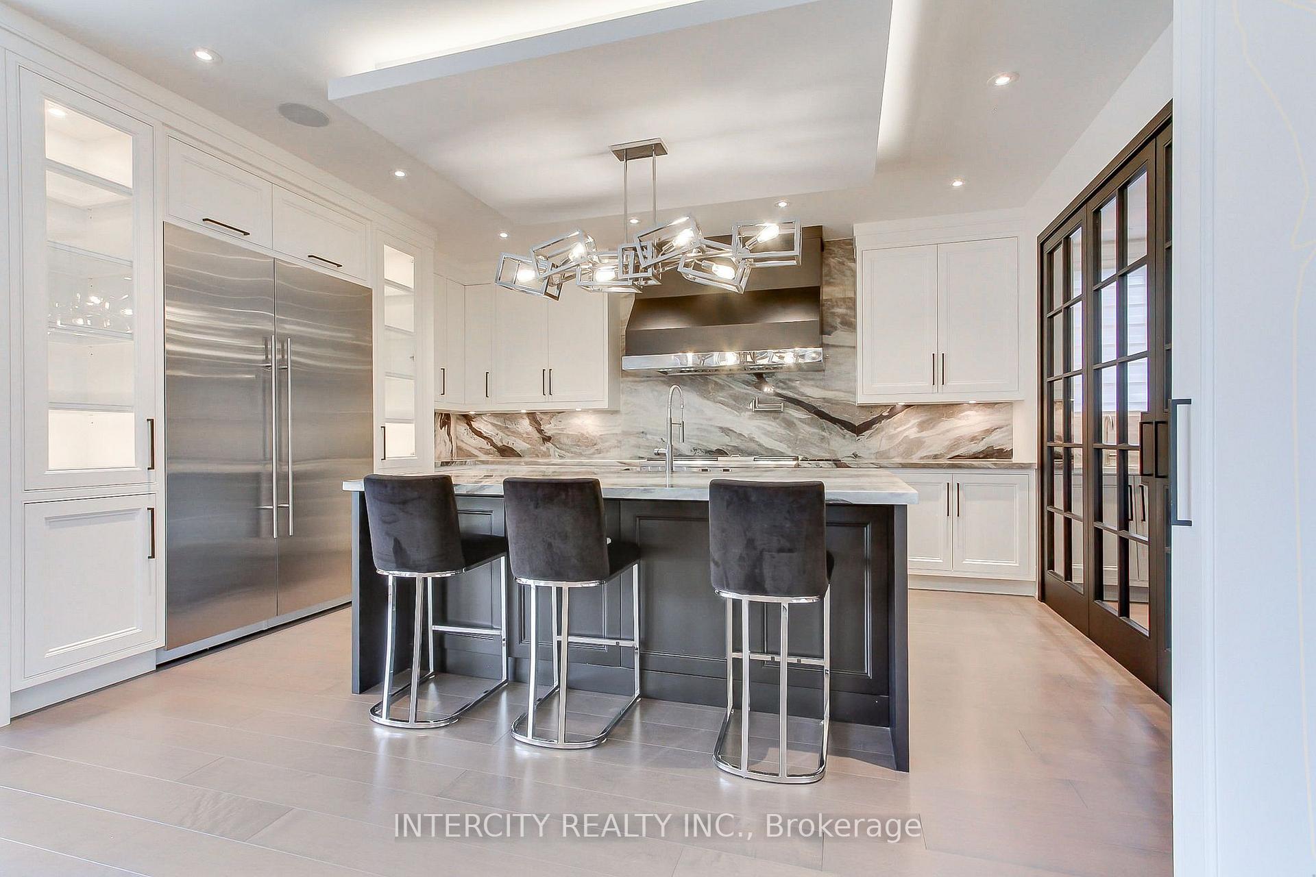 Photo 8 of 45 Nordale Crescent, North York, Brookhaven-Amesbury — HOMEH