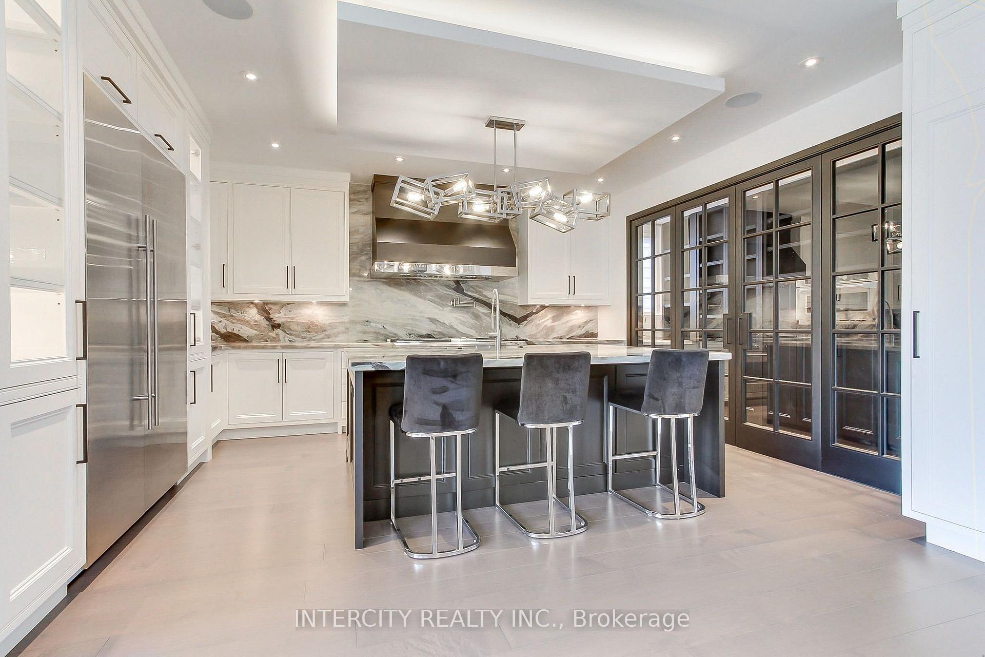 Photo 9 of 45 Nordale Crescent, North York, Brookhaven-Amesbury — HOMEH