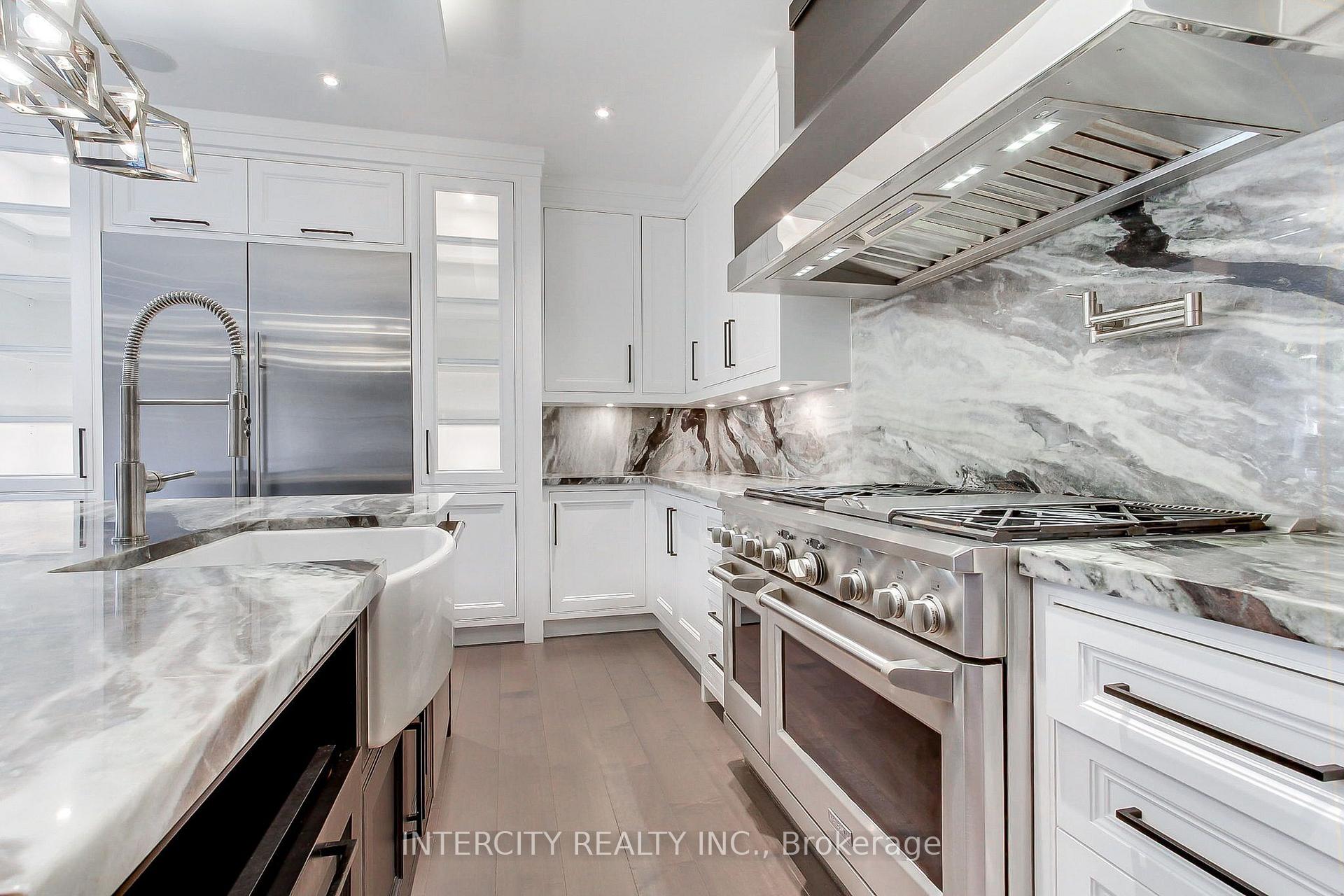 Photo 11 of 45 Nordale Crescent, North York, Brookhaven-Amesbury — HOMEH
