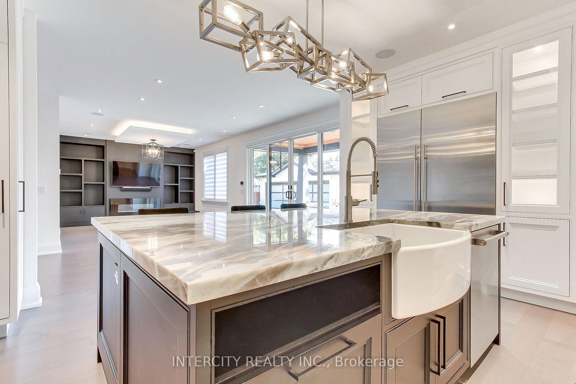 Photo 12 of 45 Nordale Crescent, North York, Brookhaven-Amesbury — HOMEH
