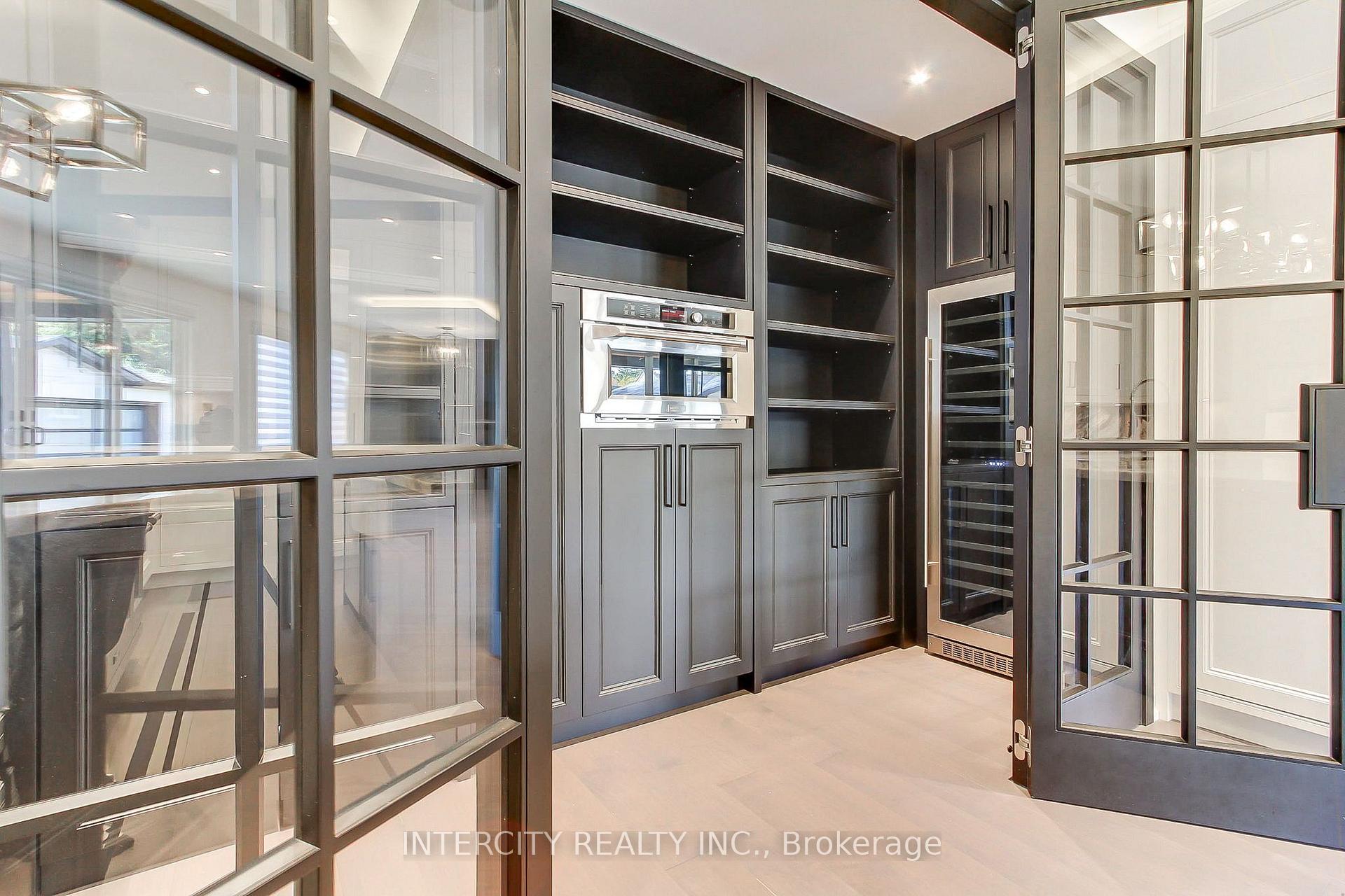 Photo 15 of 45 Nordale Crescent, North York, Brookhaven-Amesbury — HOMEH