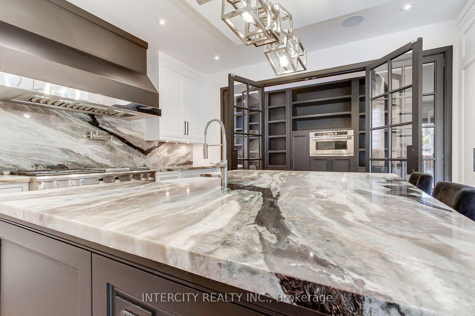 Photo 16 of 45 Nordale Crescent, North York, Brookhaven-Amesbury — HOMEH