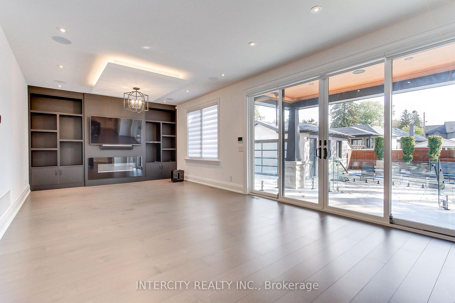 Photo 20 of 45 Nordale Crescent, North York, Brookhaven-Amesbury — HOMEH