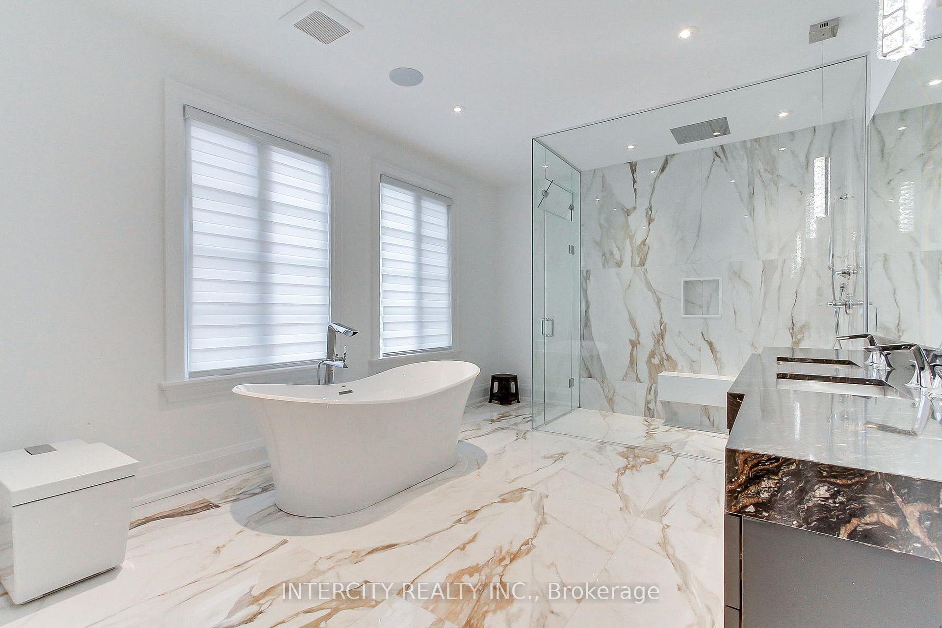 Photo 28 of 45 Nordale Crescent, North York, Brookhaven-Amesbury — HOMEH