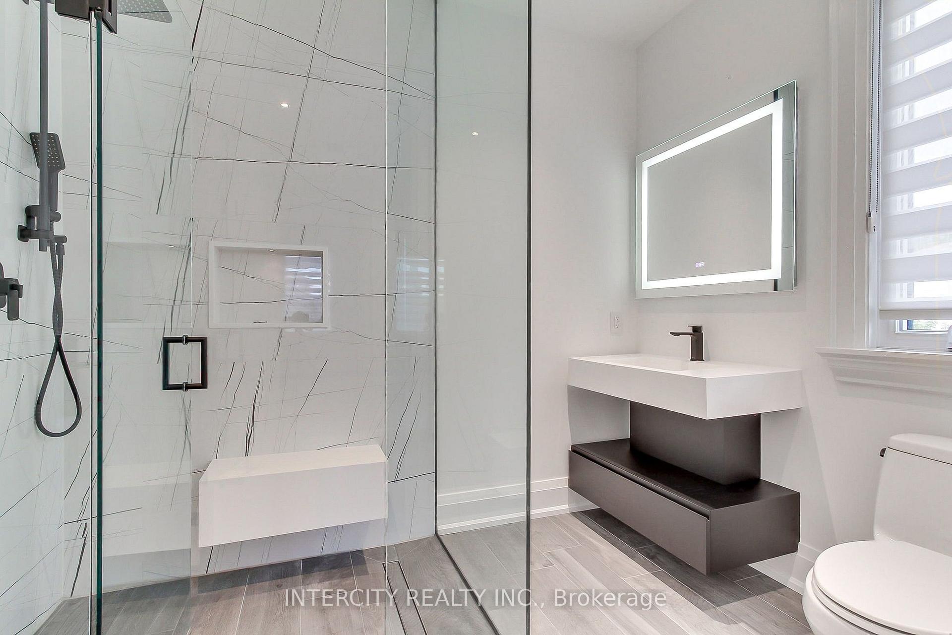 Photo 36 of 45 Nordale Crescent, North York, Brookhaven-Amesbury — HOMEH