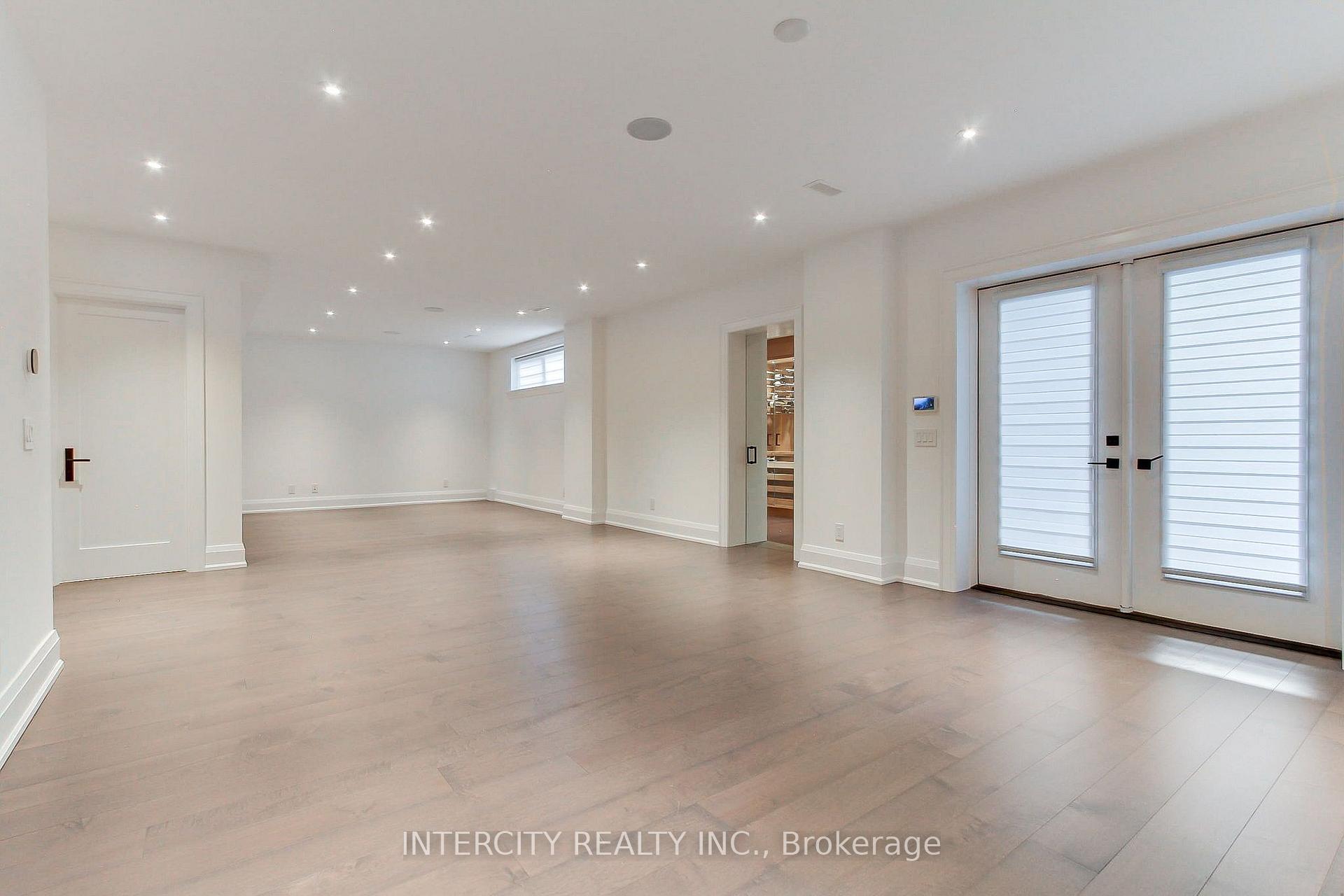 Photo 39 of 45 Nordale Crescent, North York, Brookhaven-Amesbury — HOMEH