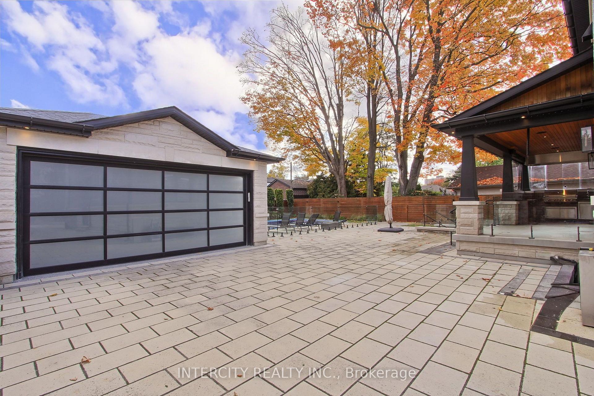 Photo 43 of 45 Nordale Crescent, North York, Brookhaven-Amesbury — HOMEH