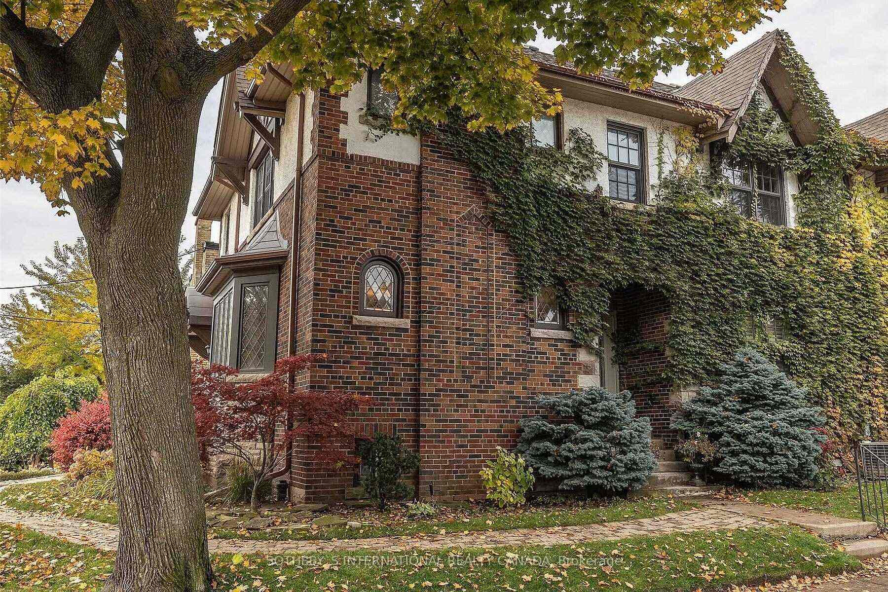 Photo 2 of Unit Main Fl, 130 Highbourne Road, Toronto, Yonge-Eglinton — HOMEH