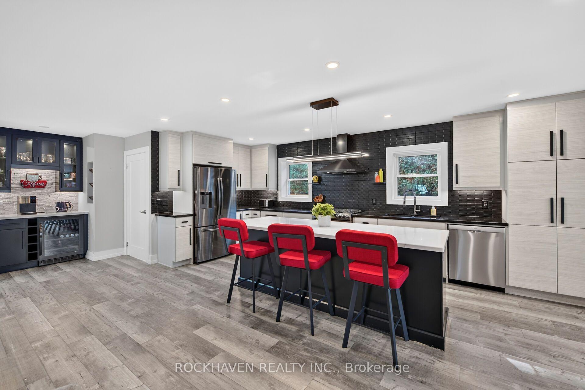 Photo 11 of 102 Lovers Lane, Hamilton, Ancaster — HOMEH