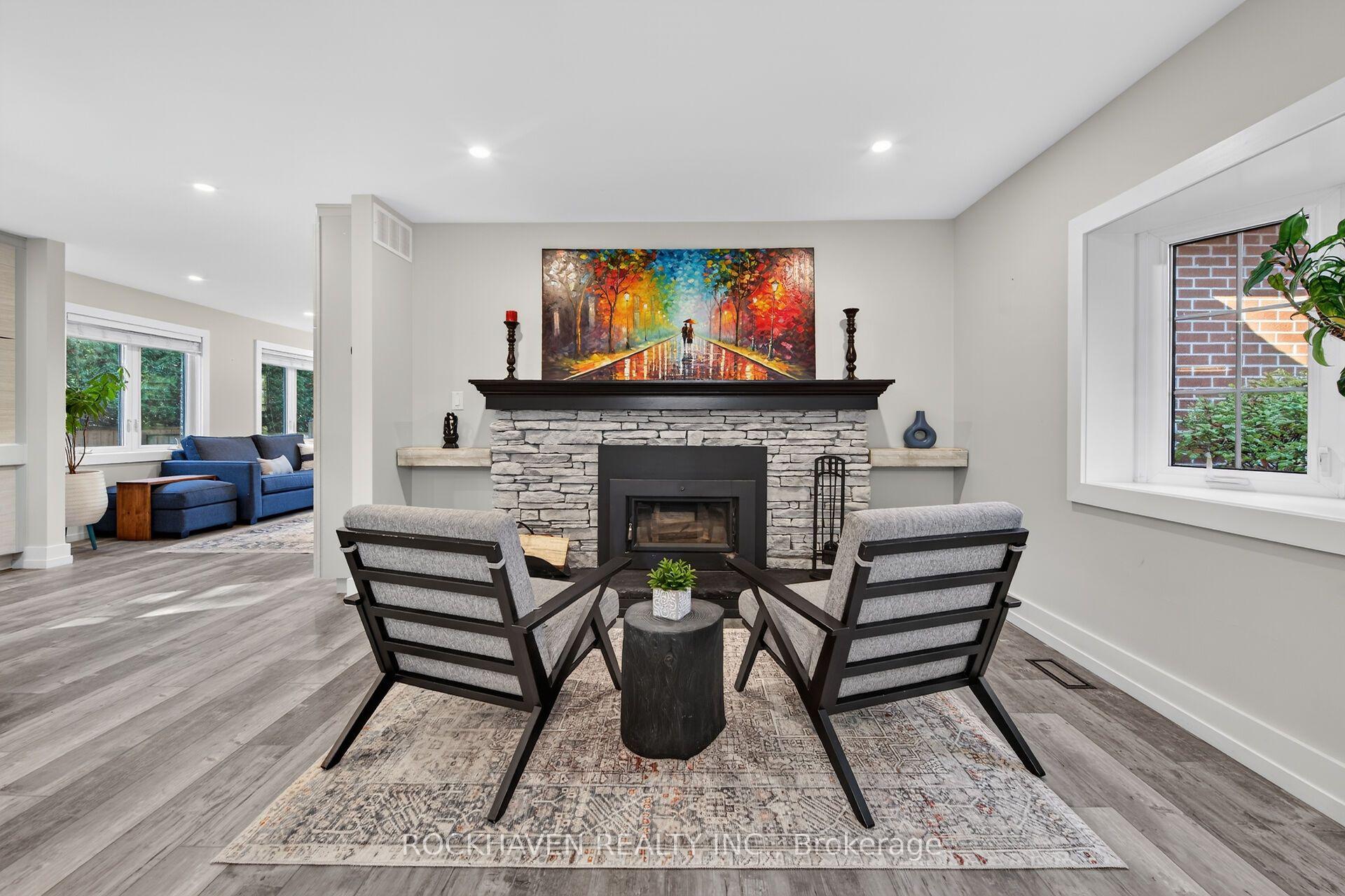 Photo 18 of 102 Lovers Lane, Hamilton, Ancaster — HOMEH