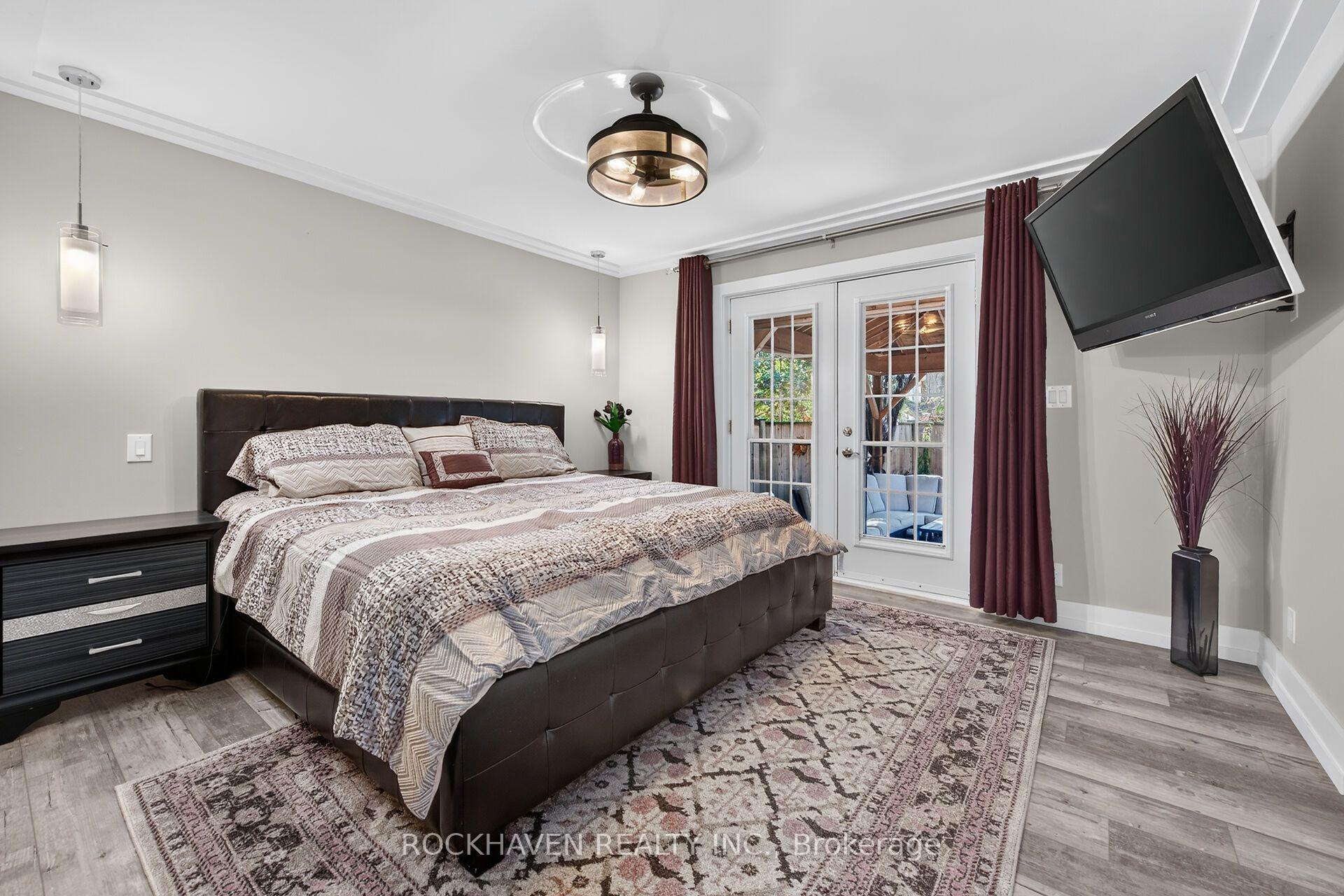 Photo 20 of 102 Lovers Lane, Hamilton, Ancaster — HOMEH