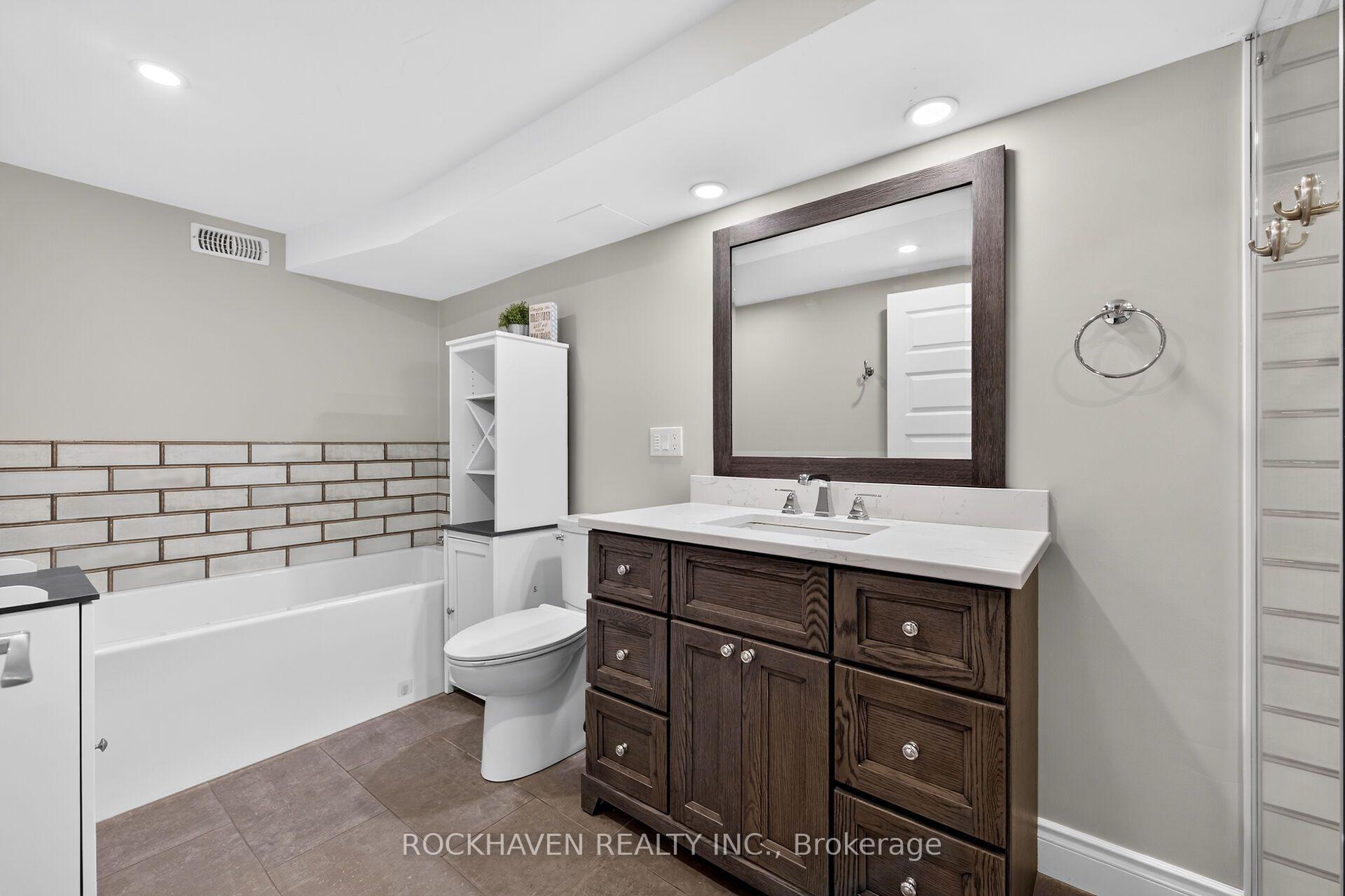 Photo 36 of 102 Lovers Lane, Hamilton, Ancaster — HOMEH