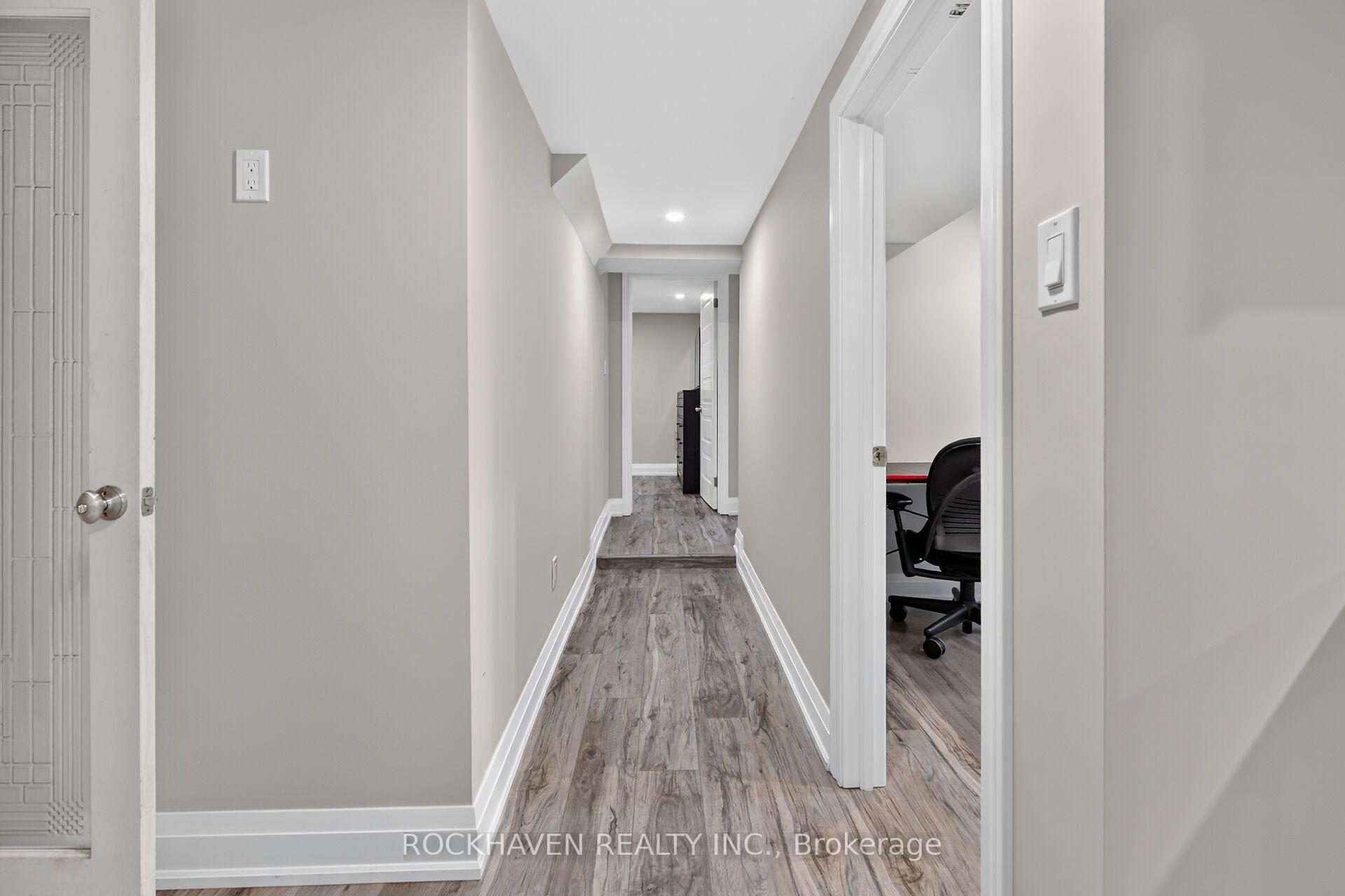 Photo 38 of 102 Lovers Lane, Hamilton, Ancaster — HOMEH