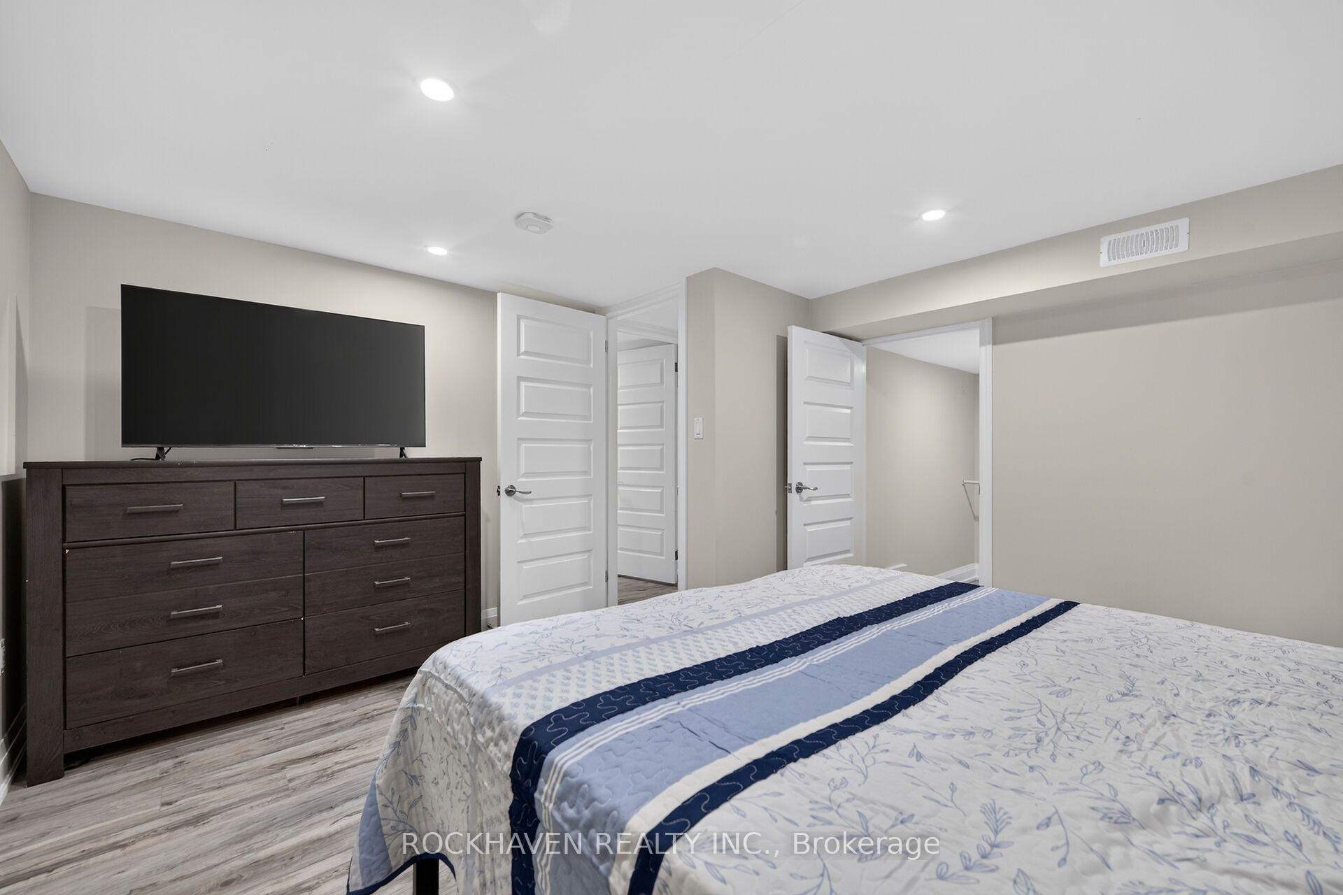 Photo 43 of 102 Lovers Lane, Hamilton, Ancaster — HOMEH