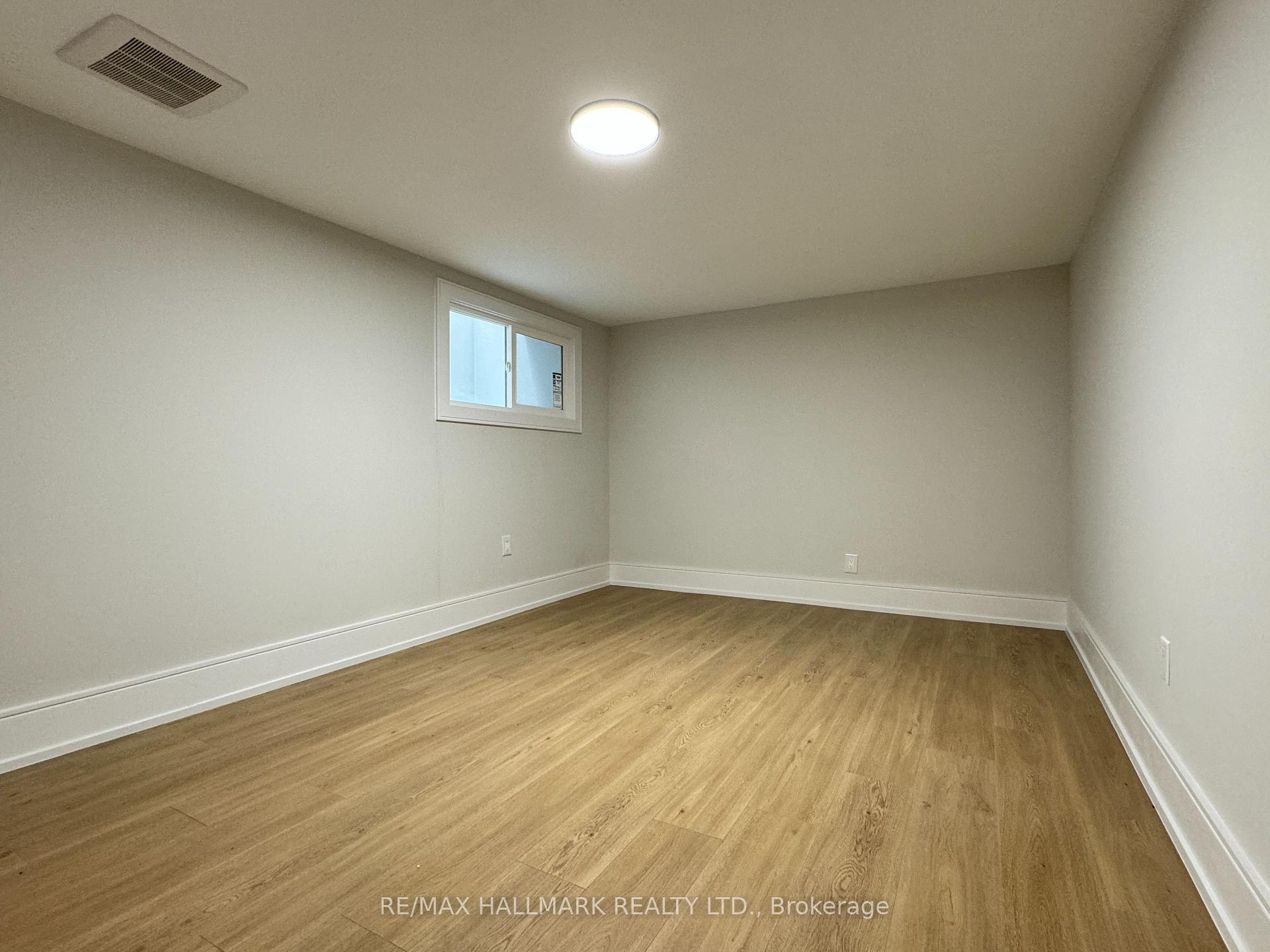 Photo 5 of Unit Bsmt, 116 Bellevue Avenue, Toronto, Kensington-Chinatown — HOMEH
