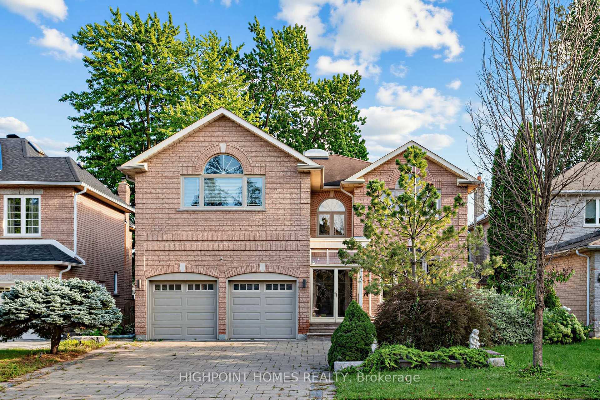Photo 2 of 25 Pathlane Road, Richmond Hill, Langstaff — HOMEH