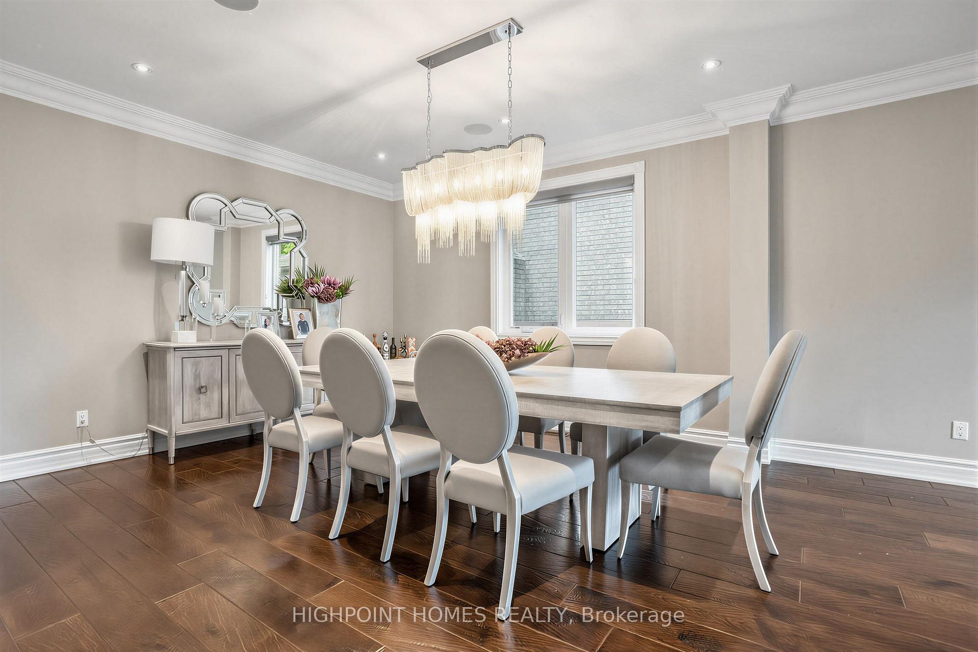 Photo 8 of 25 Pathlane Road, Richmond Hill, Langstaff — HOMEH