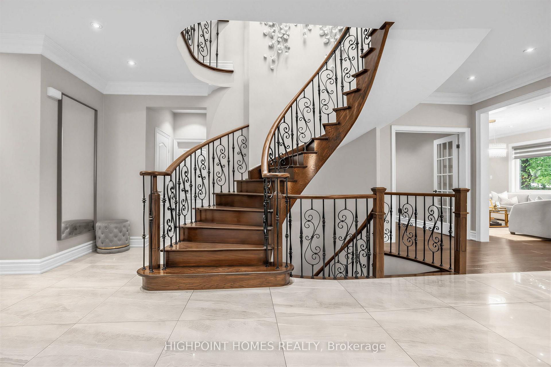 Photo 9 of 25 Pathlane Road, Richmond Hill, Langstaff — HOMEH