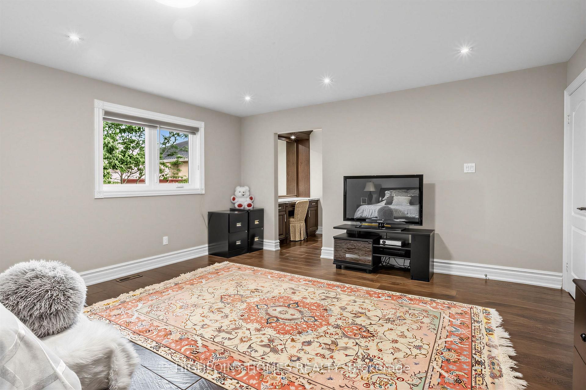 Photo 23 of 25 Pathlane Road, Richmond Hill, Langstaff — HOMEH