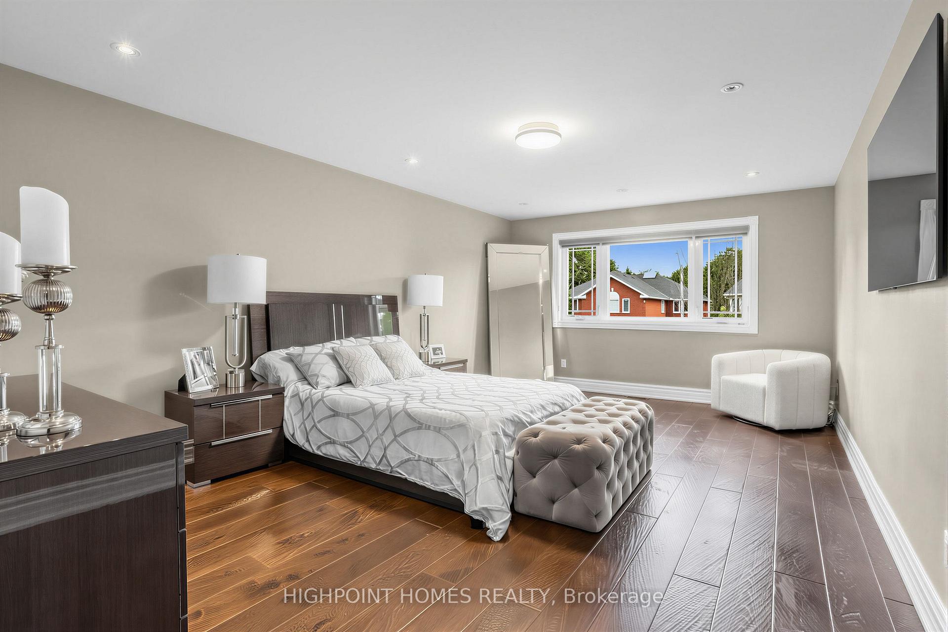 Photo 26 of 25 Pathlane Road, Richmond Hill, Langstaff — HOMEH