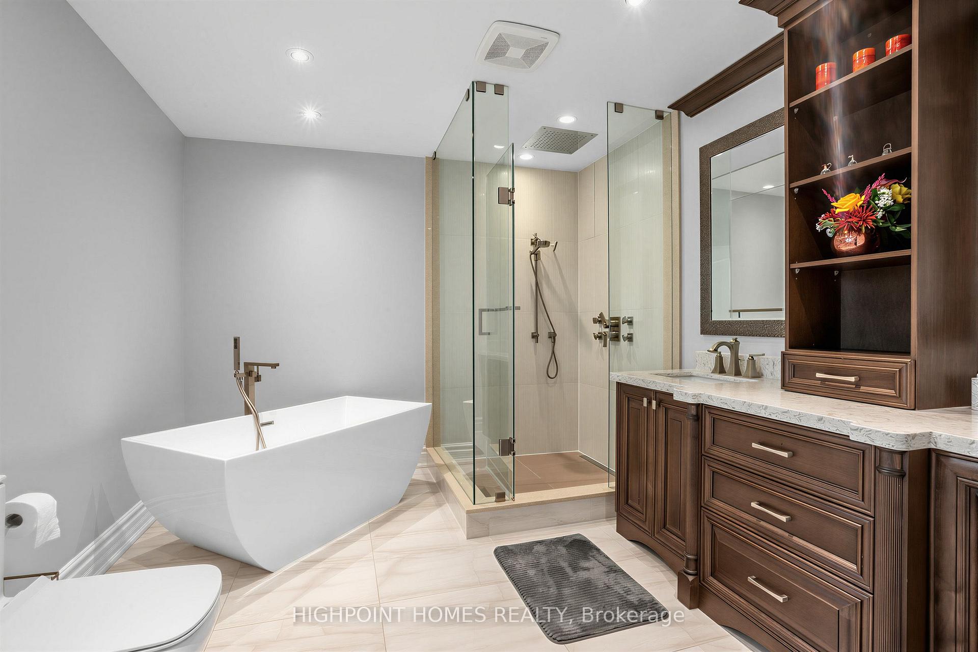 Photo 29 of 25 Pathlane Road, Richmond Hill, Langstaff — HOMEH