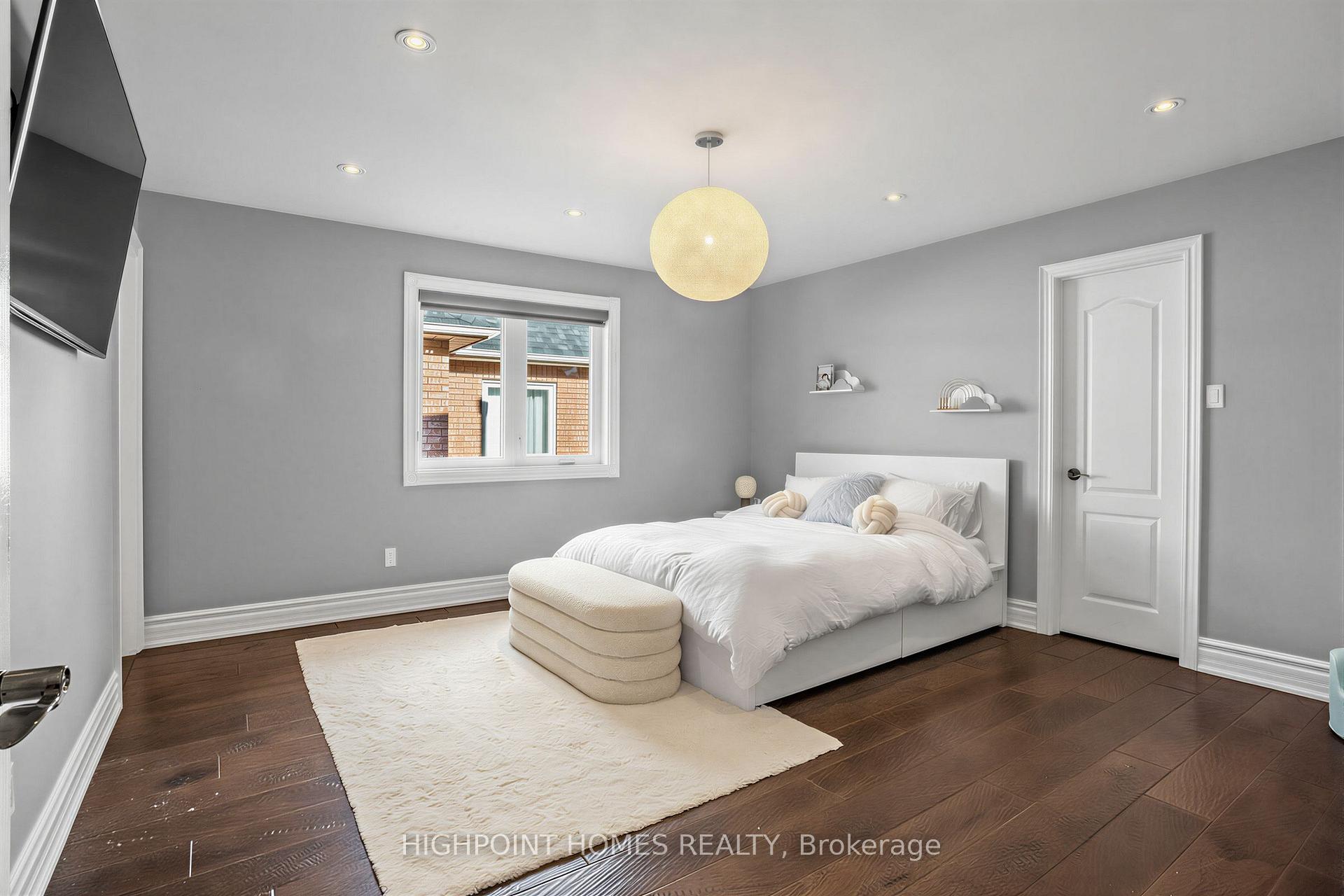 Photo 32 of 25 Pathlane Road, Richmond Hill, Langstaff — HOMEH
