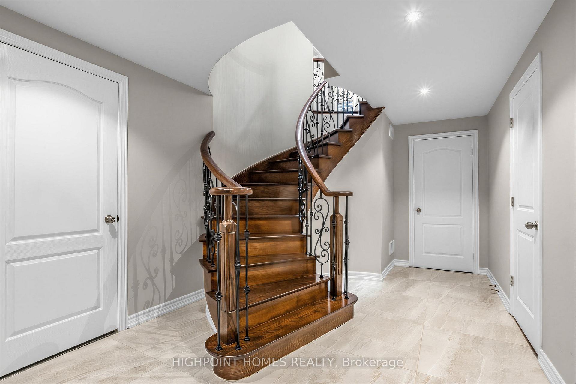 Photo 34 of 25 Pathlane Road, Richmond Hill, Langstaff — HOMEH