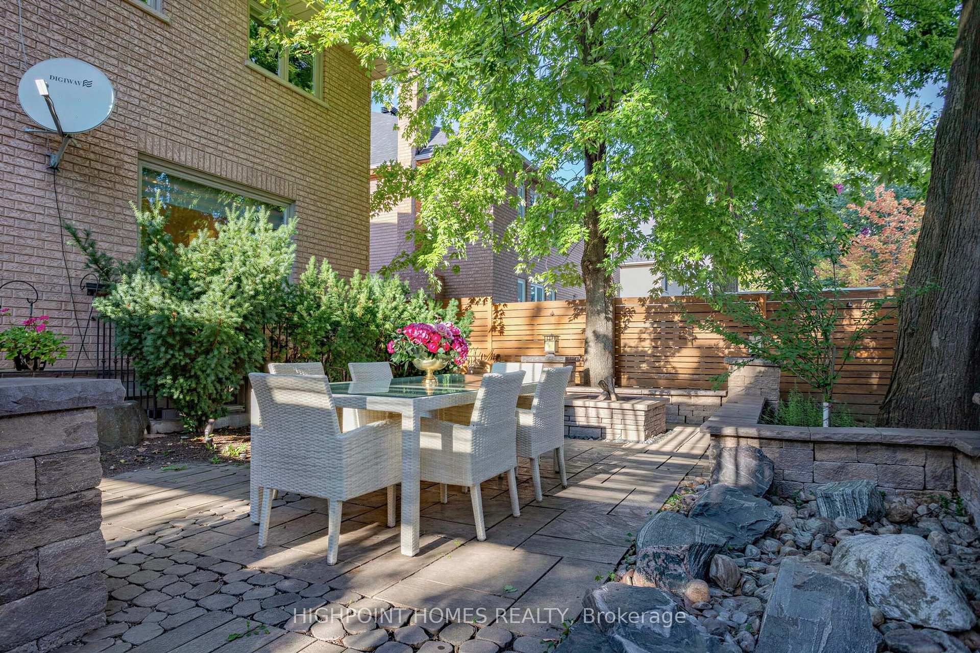 Photo 45 of 25 Pathlane Road, Richmond Hill, Langstaff — HOMEH